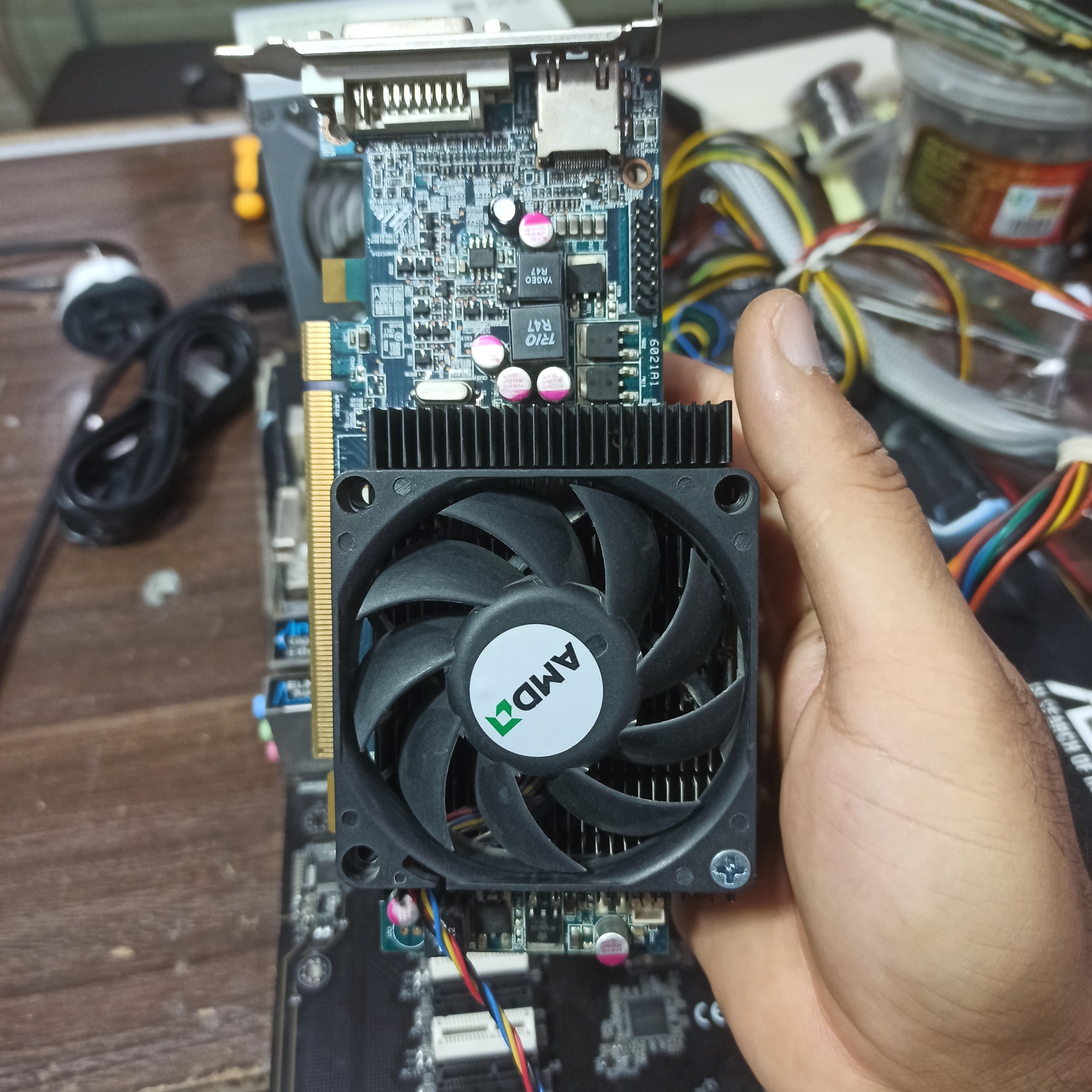 کارت گرافیک hd 5570 2gig