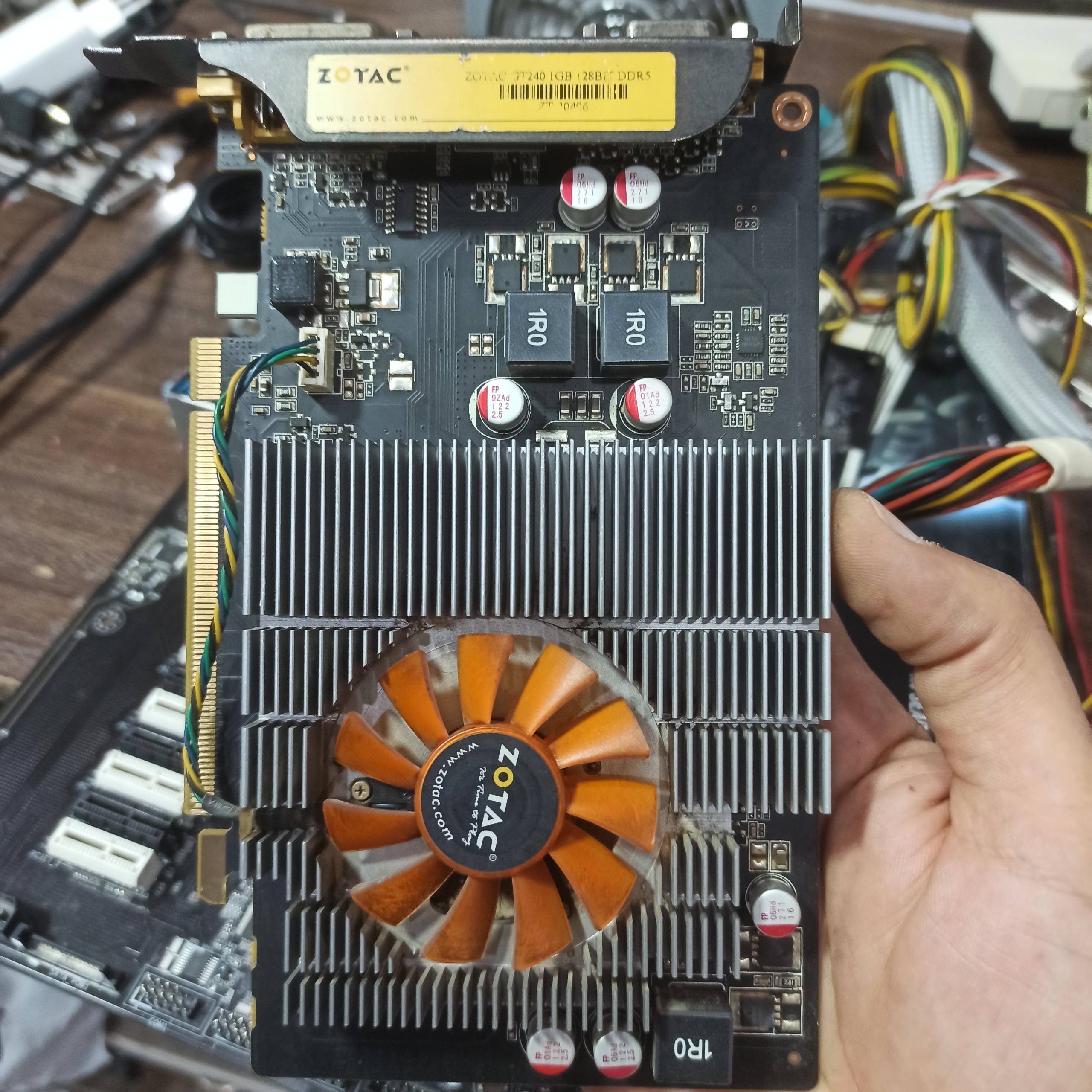 کارت گرافیک gt240 1gig