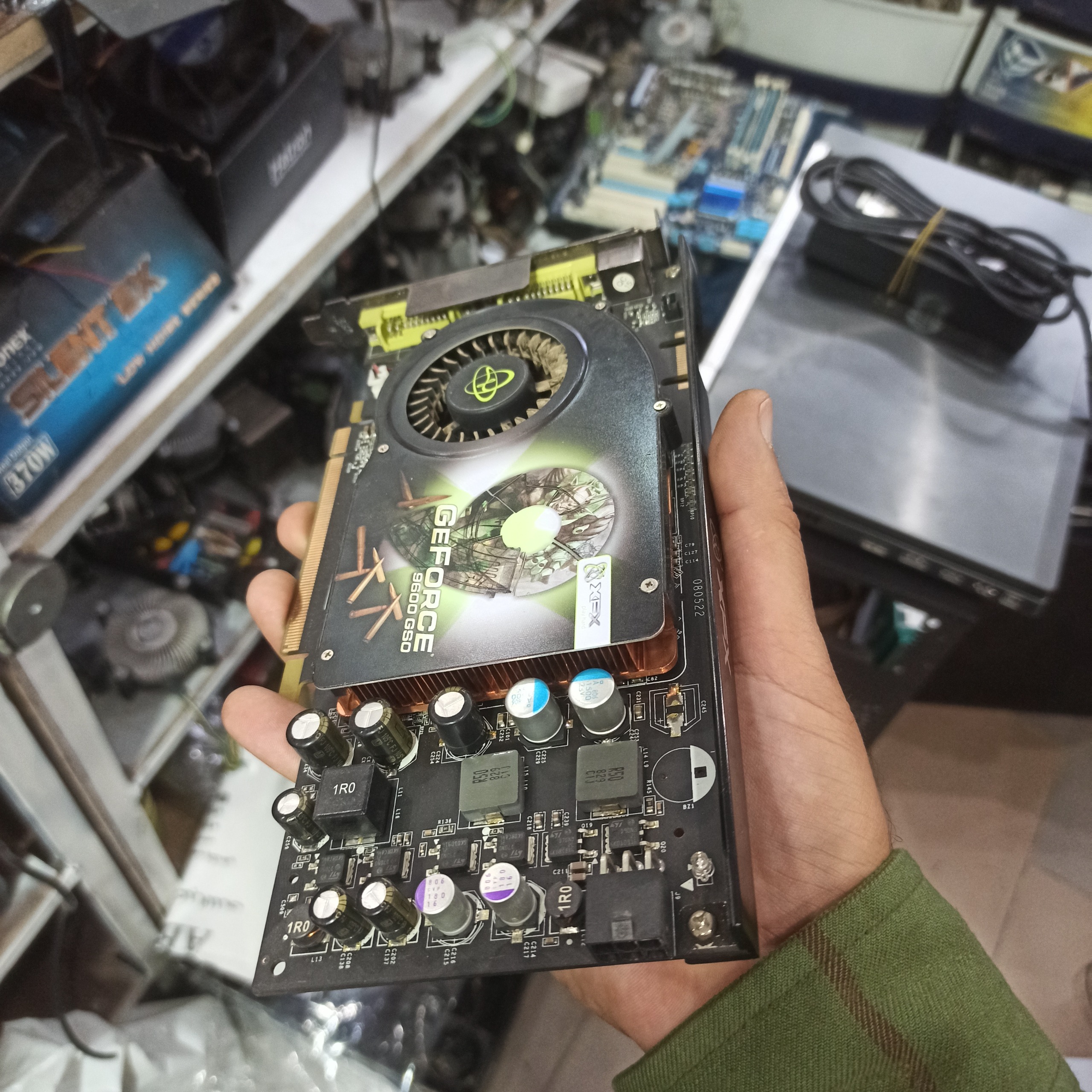 کارت گرافیک 9600gso 1.5 gig