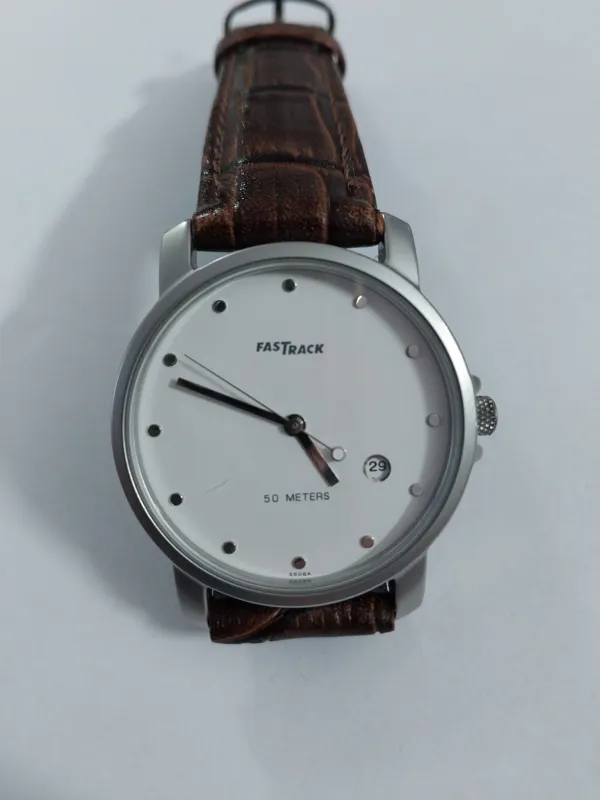 ساعت مچی زیبای کوارتز موتور سنگ دار