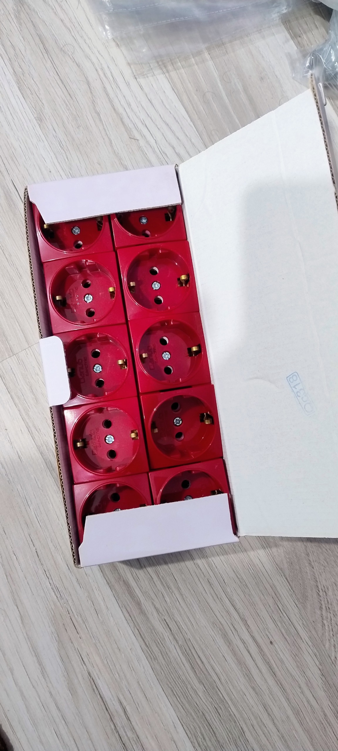 پریز اضطراری دانوب 10 عددی UPS