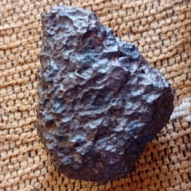 سنگ با شناسنامه