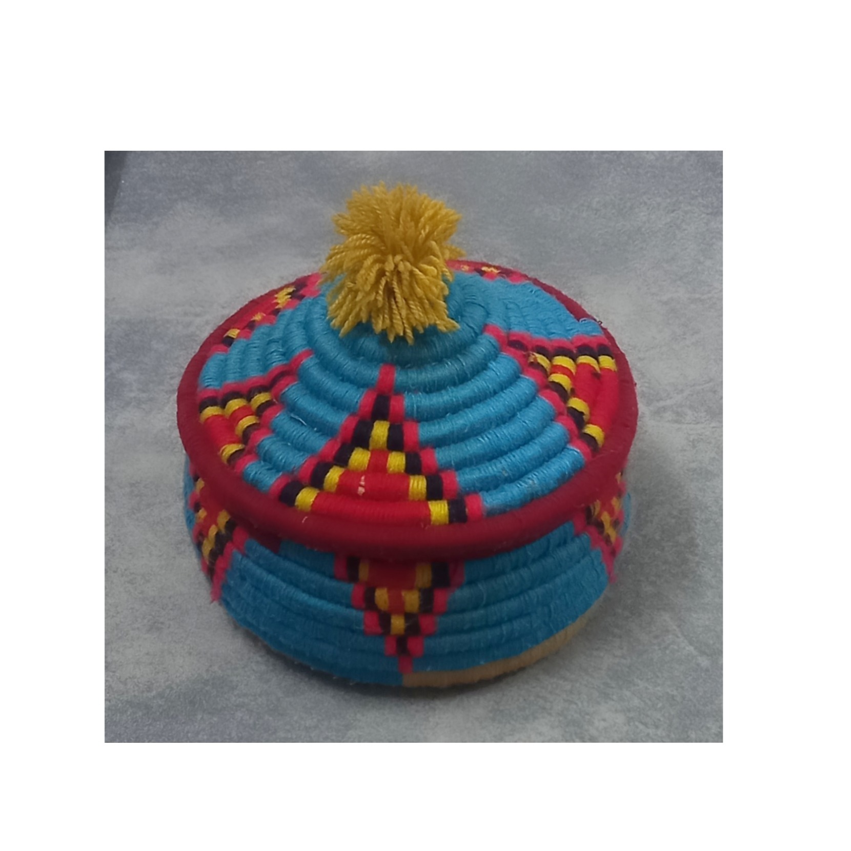 سبد حصیری یا کپو دستبافت