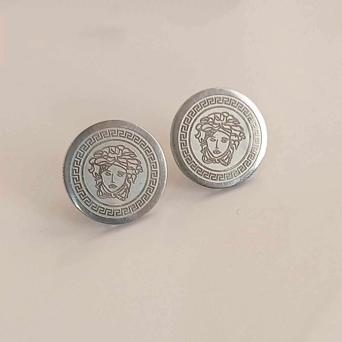 گوشواره استیل ورساچ رنگ ثابت