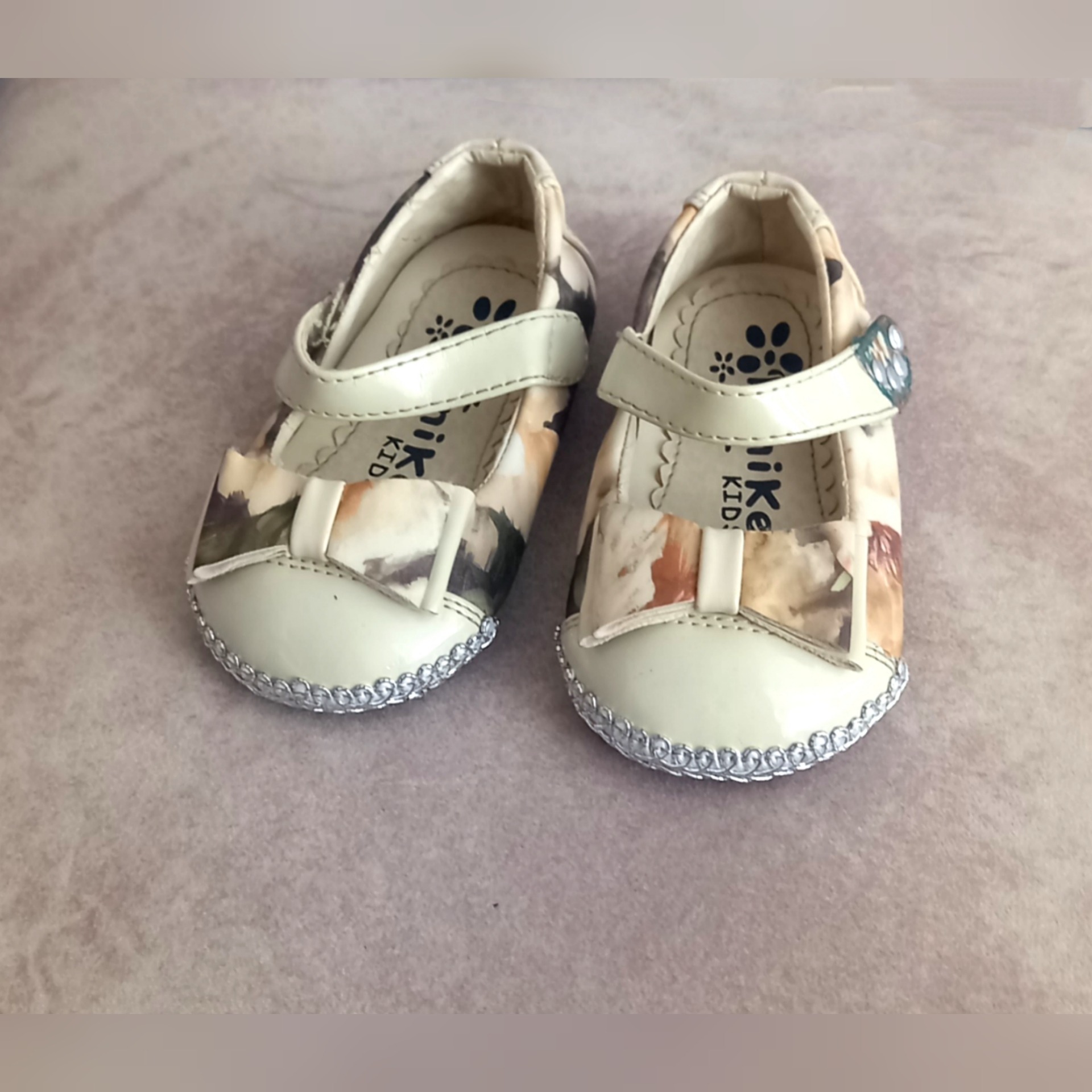 کفش بچه گانه