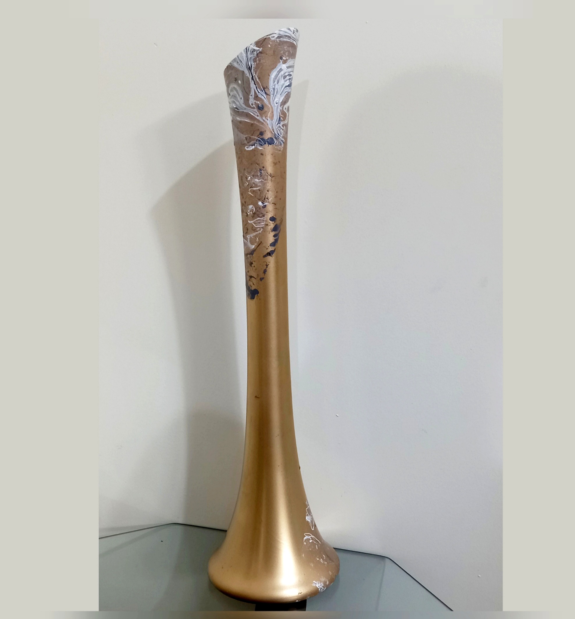 گلدان دکوری طلایی