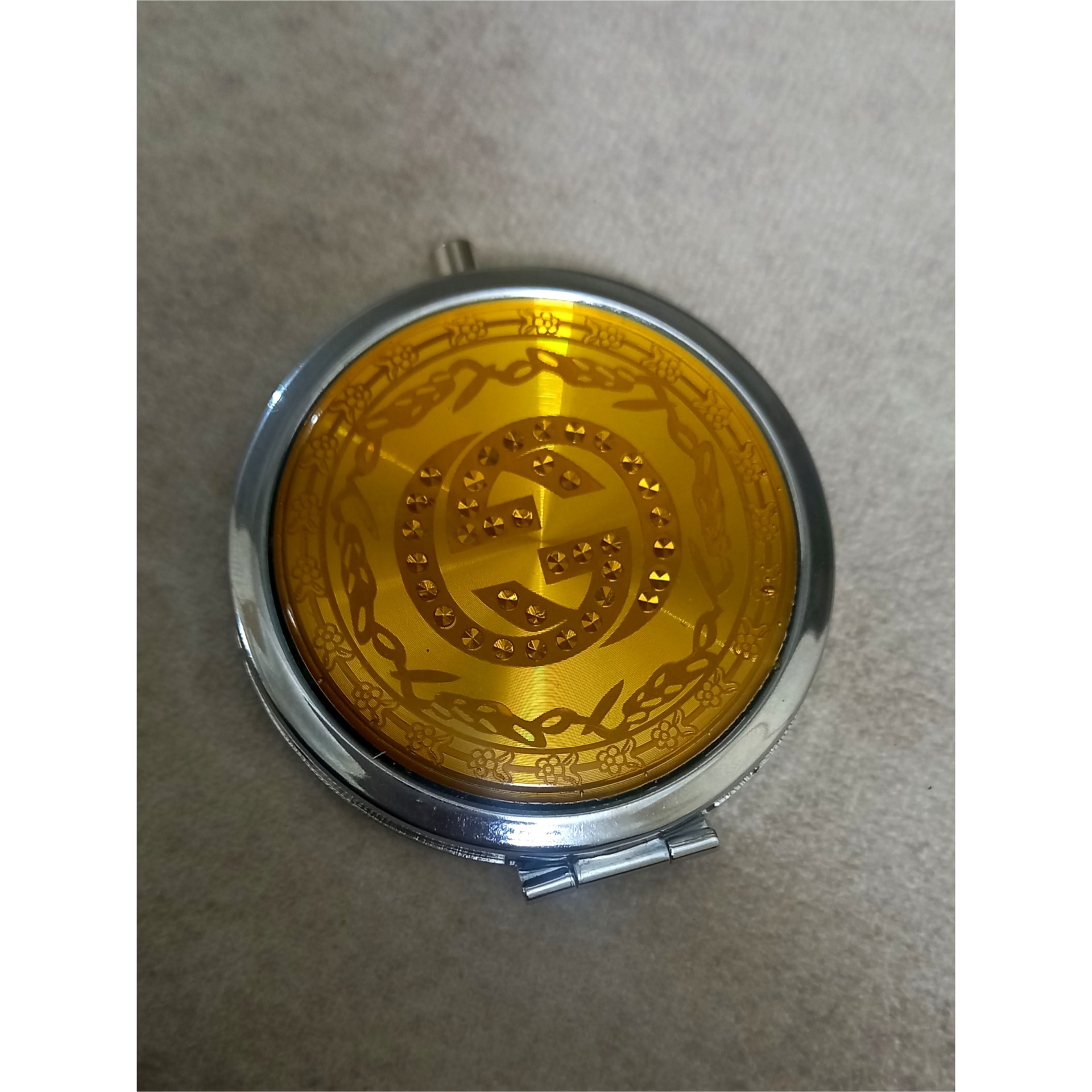 اینه قدیمی و اورجینال  Gucci Gold