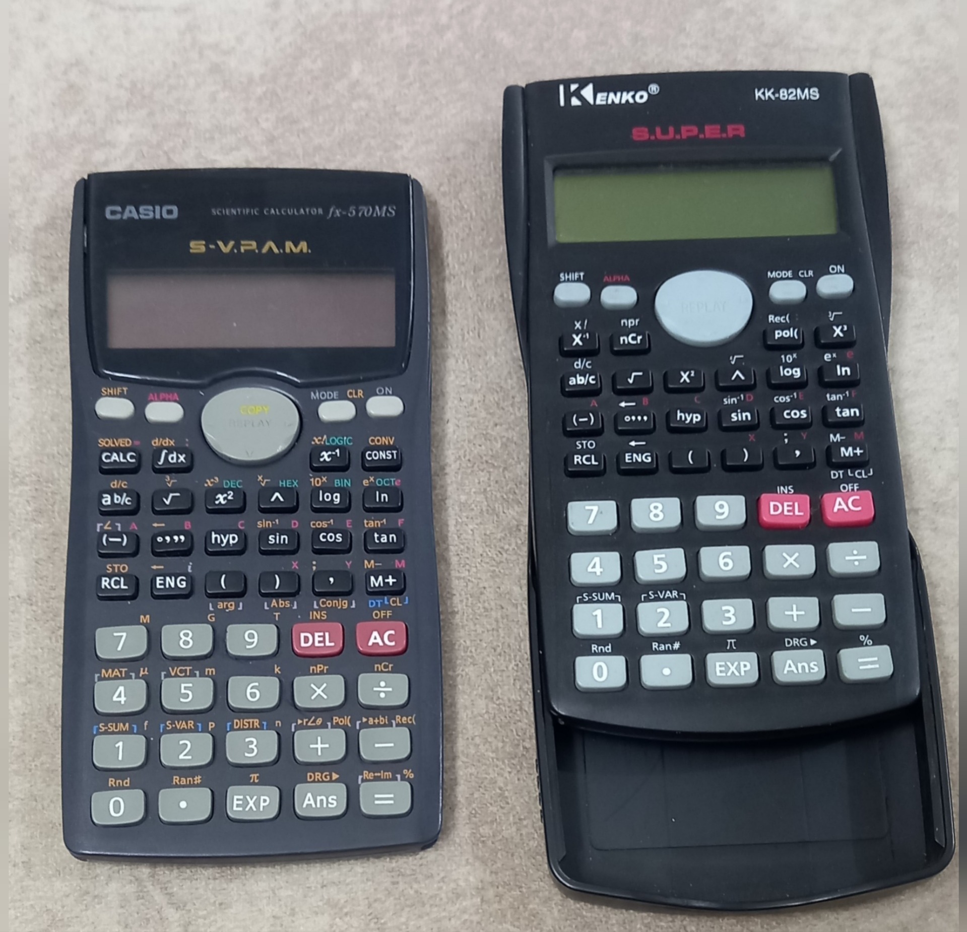 دوعدد ماشین حساب