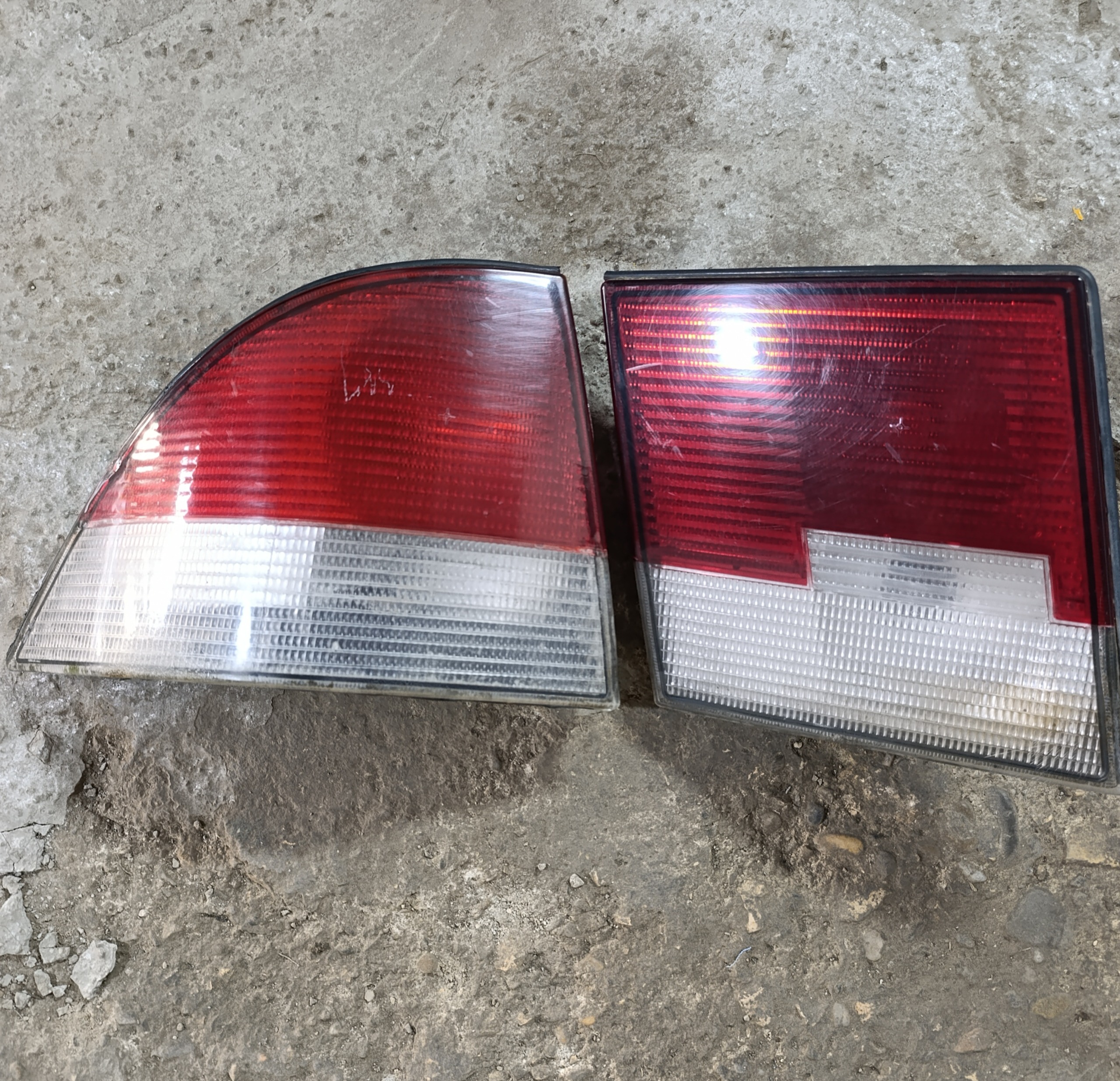 چراغ خطر عقب سمند معمولی
