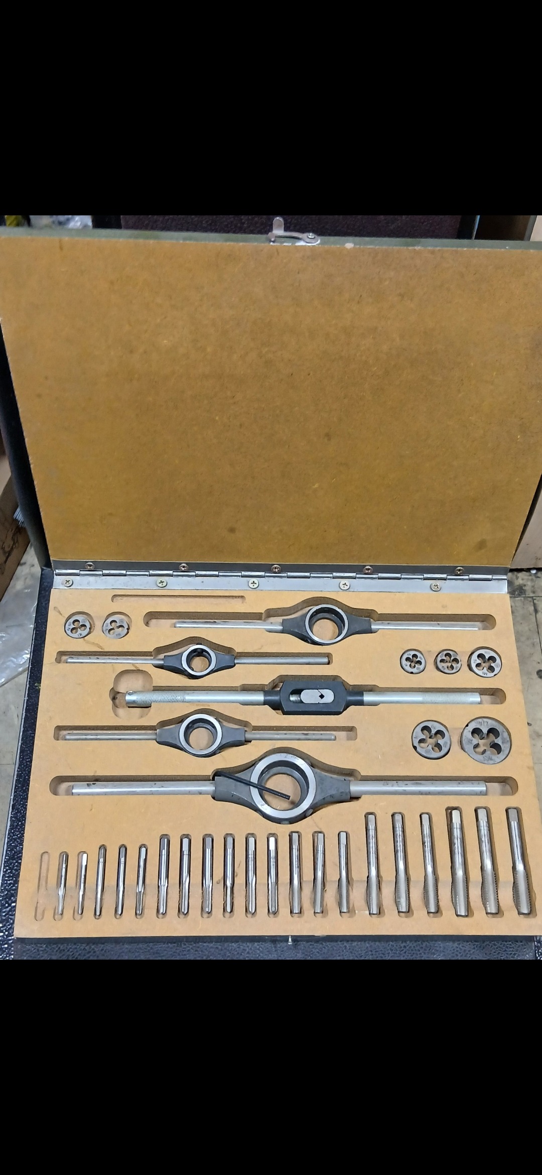 ست حدیده و قلاویز یوگوسلاوی FRA