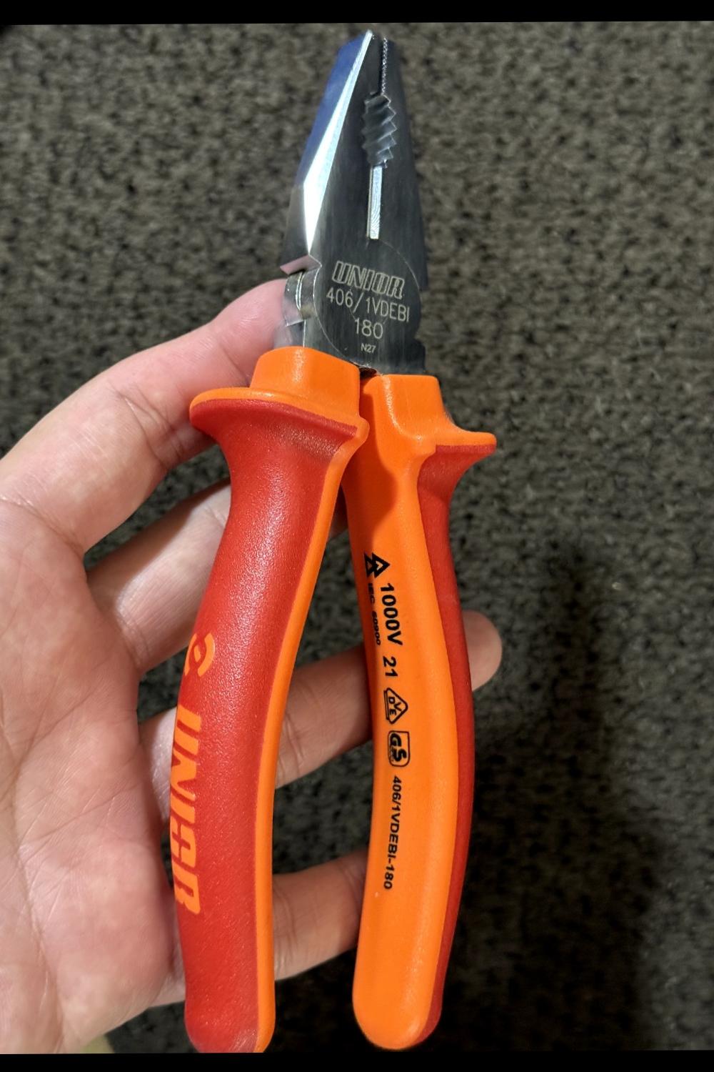 انبردست عایق یونیور 1000ولت (UNIOR)