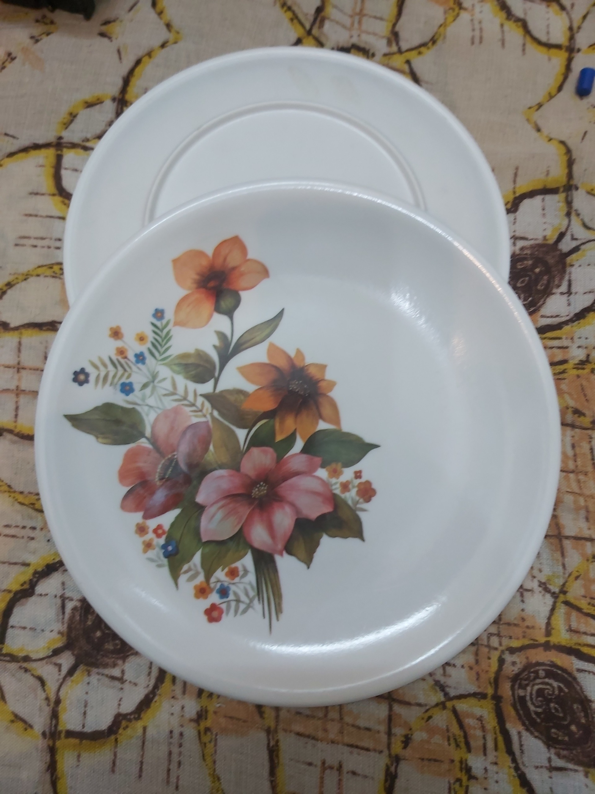 بشقاب ملامین زیبا (طرح دیوار کوب)قدیمی