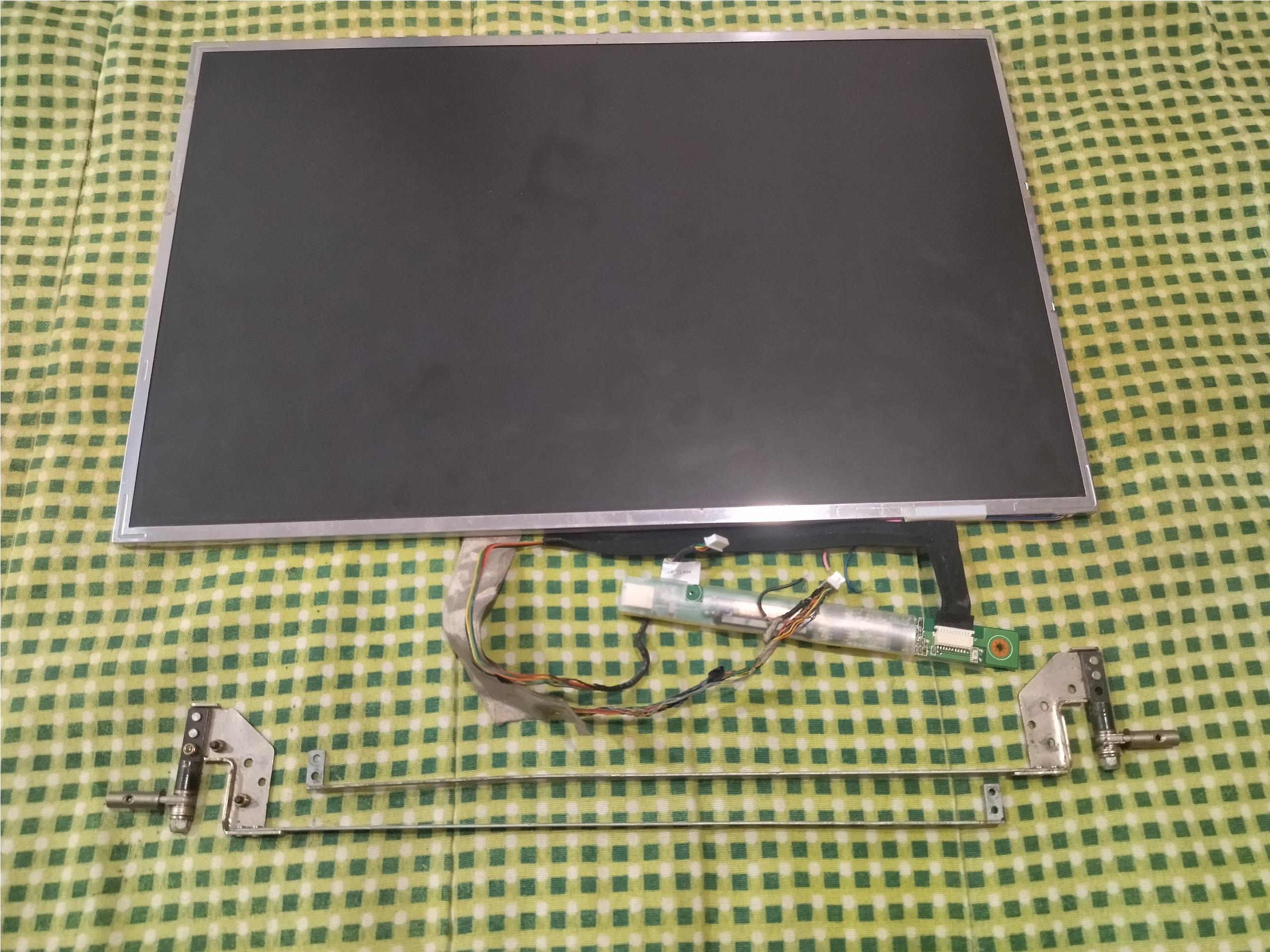 حراج مانیتور LCD لپ تاپ به همراه پایه نگهدارنده