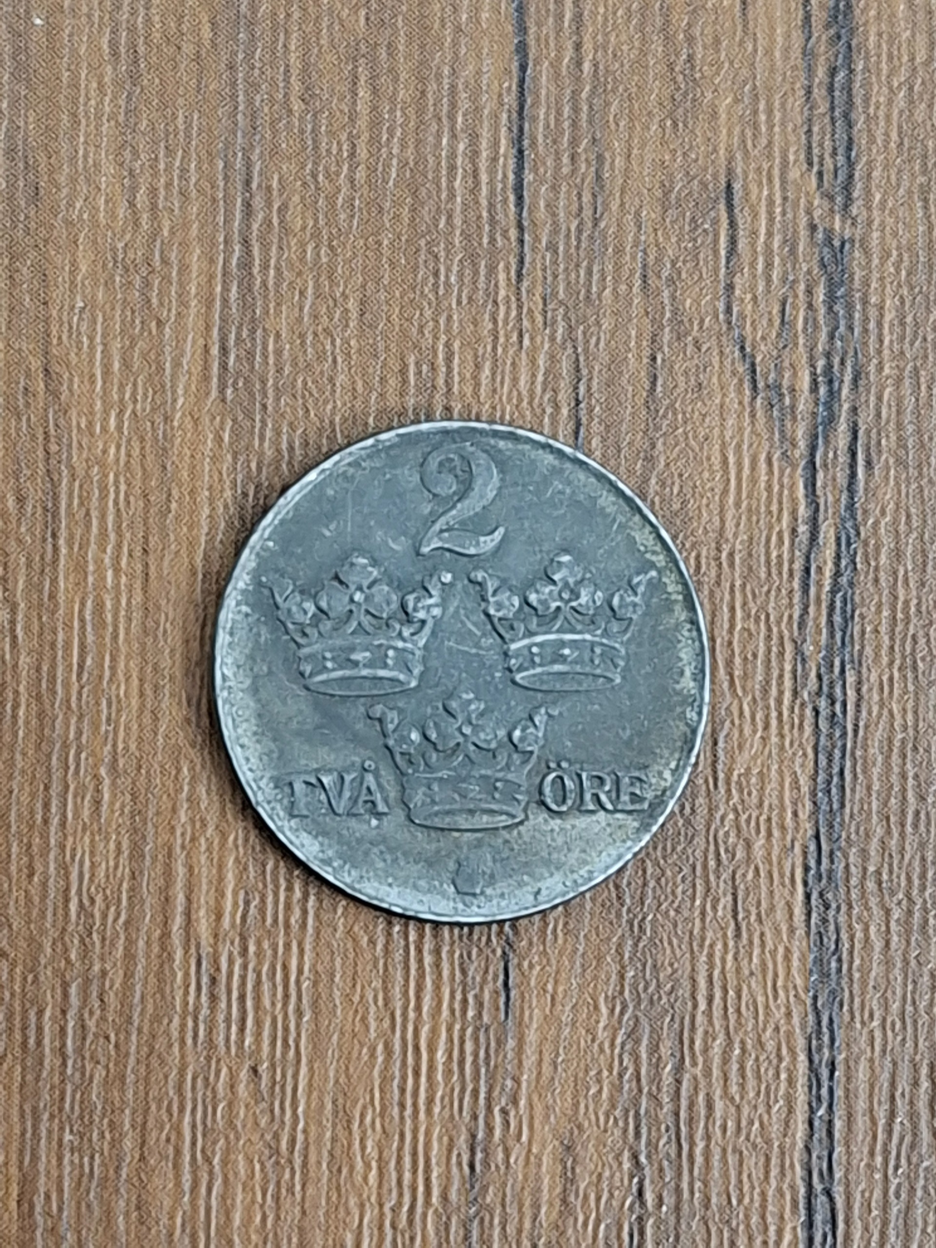 سکه 2 اوره 1950 معروف به 3 تاج آهنی