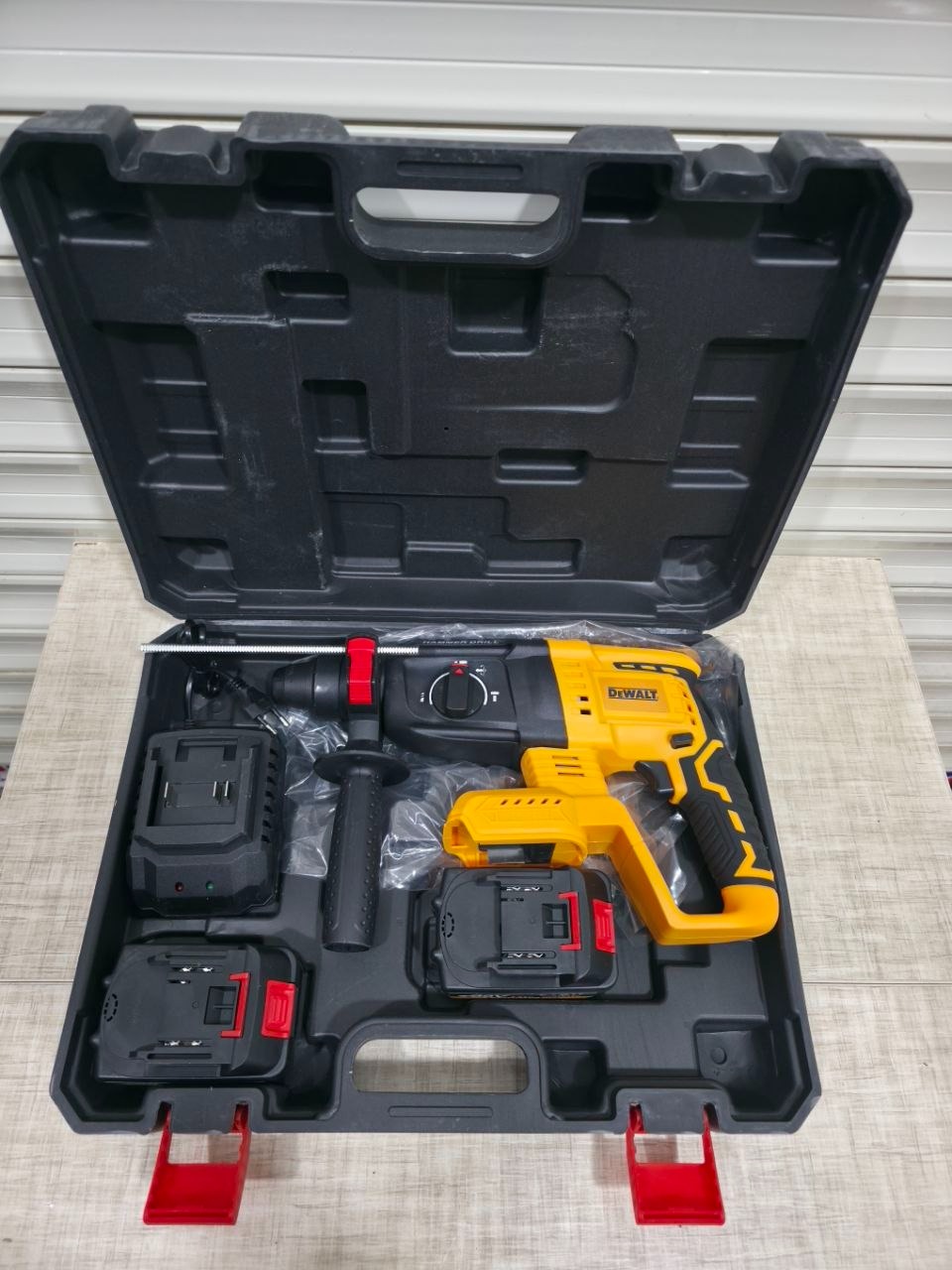 هلتی شارژی  دیوالت