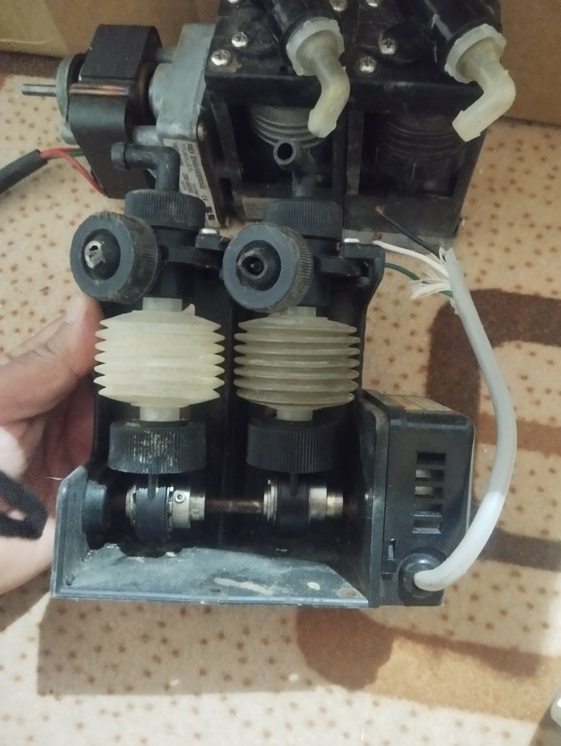 پمپ مایعات تلمبه ای