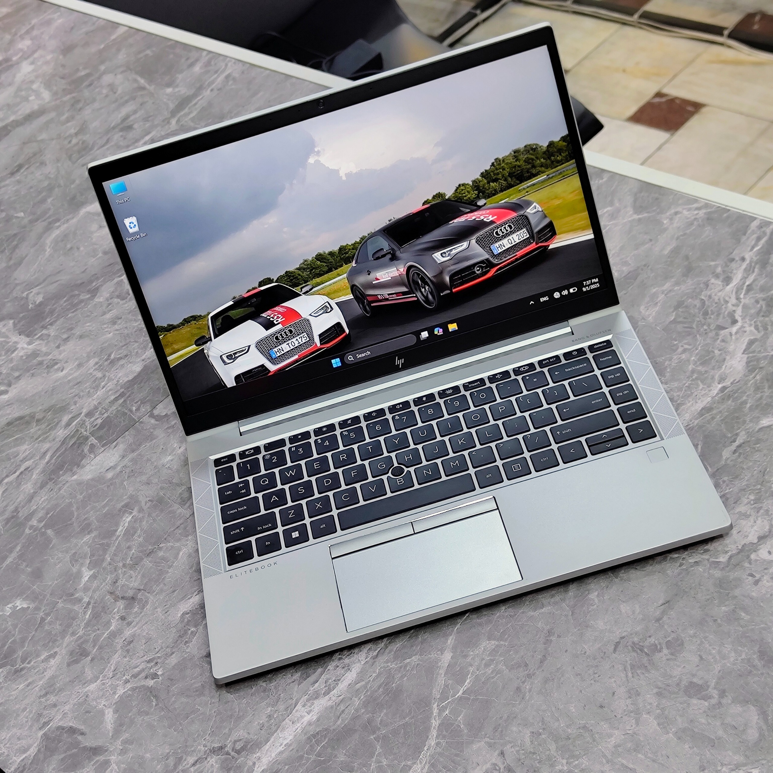 لپ تاپ الایتبوک G8 بسیار تمیز رایزن 5