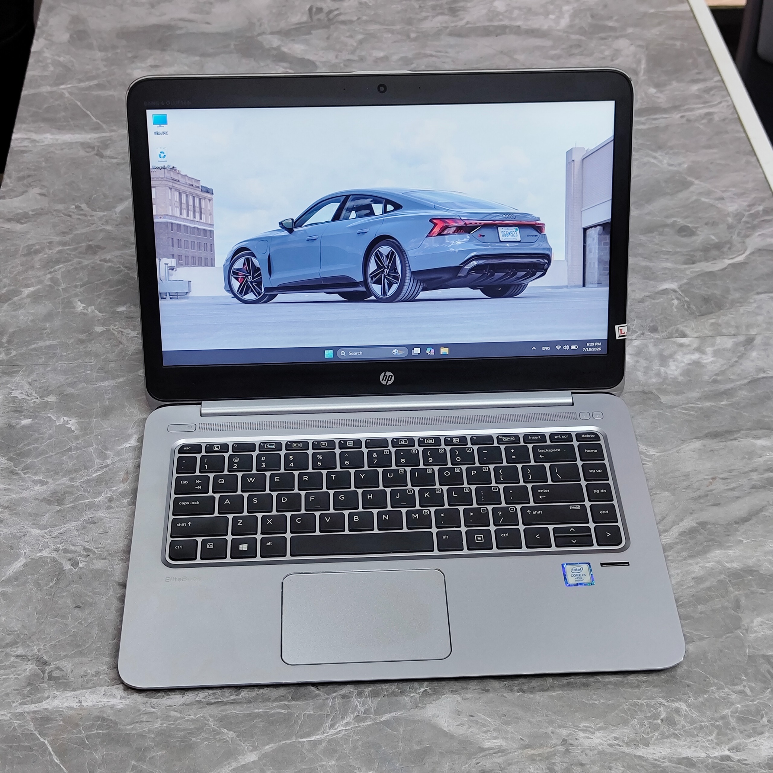 لپ تاپ اسلیم سبک و بسیار تمیز HP 1040
