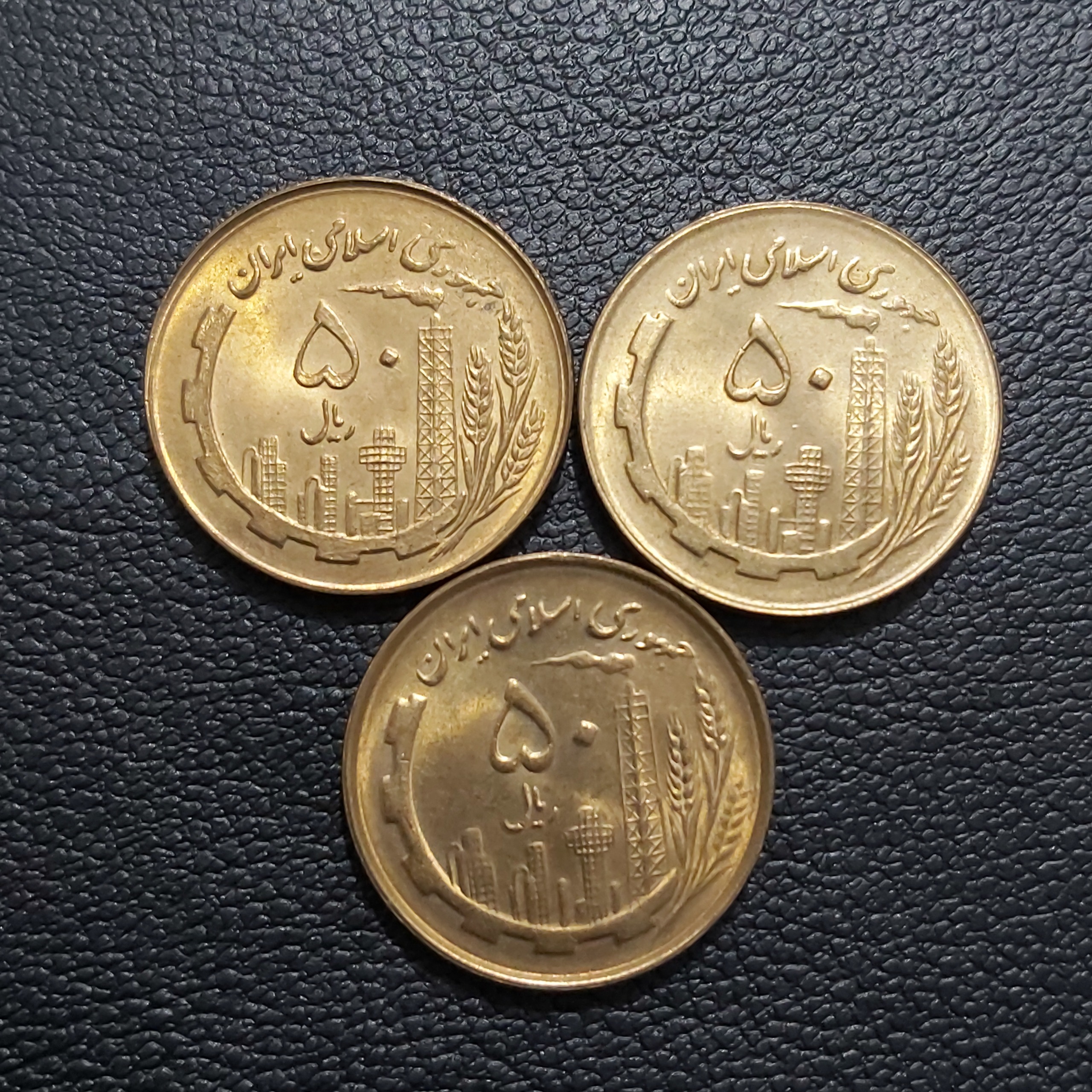 3 عدد 5 تومنی مسی 1361 بانکی طبق تصویر