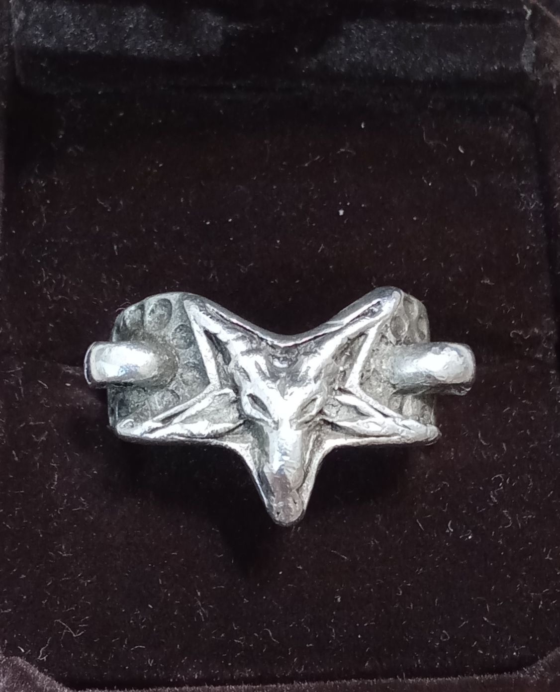 انگشتر دستساز مدل خاص بیهمتا در ایران