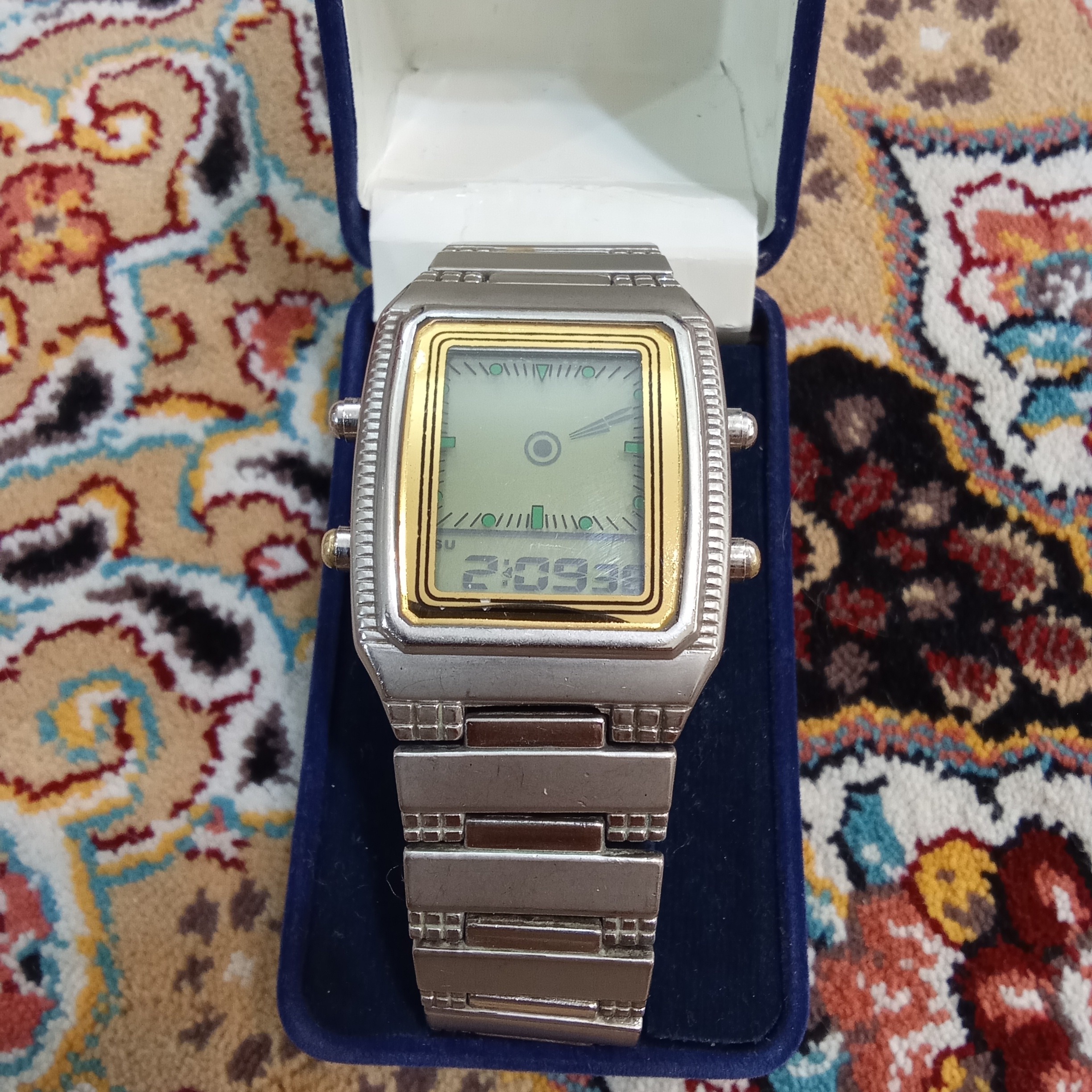 زیبایی خیره کننده LOUIS DELON