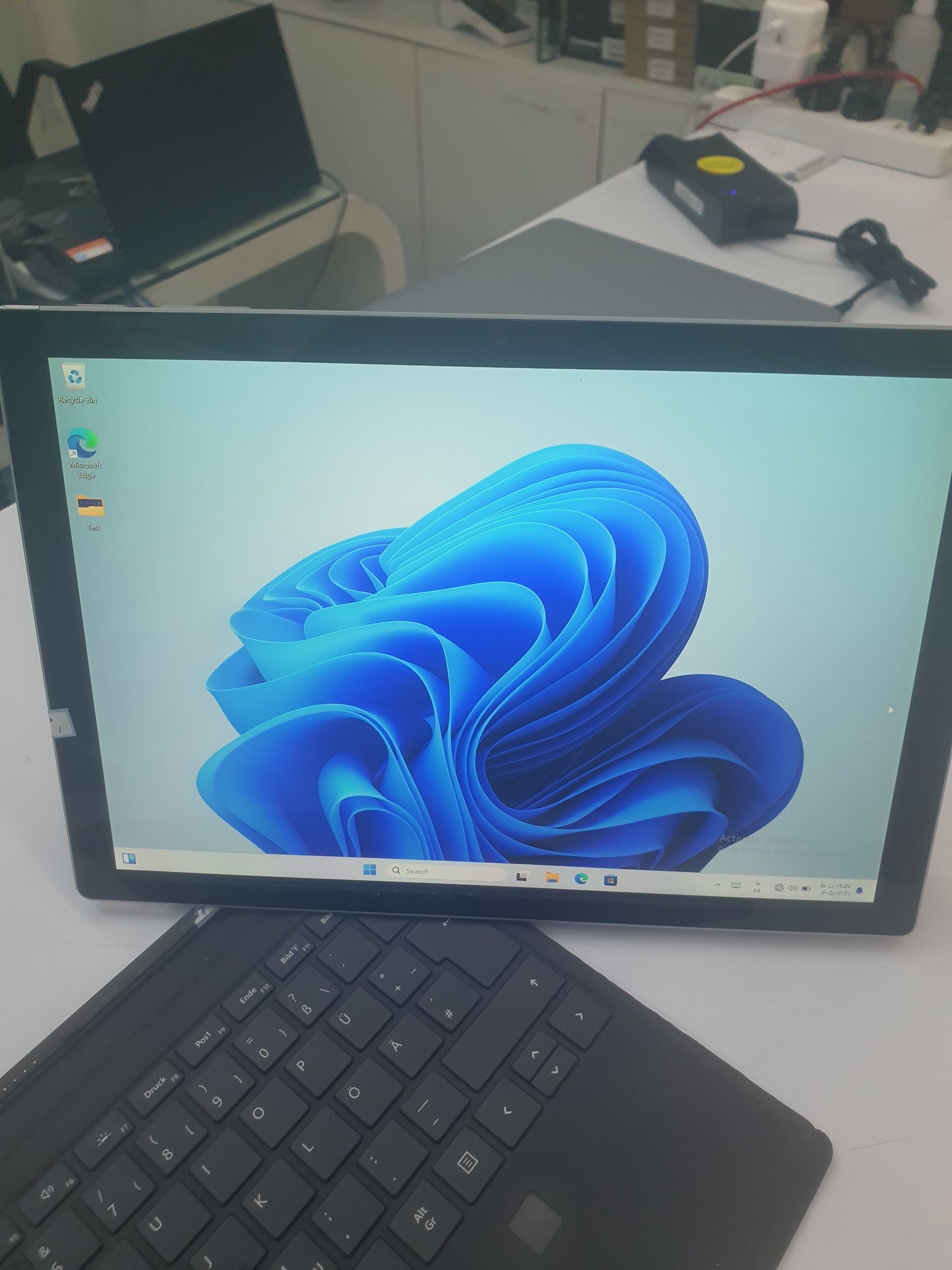 لپ تاپ تبلت شو surface pro 5