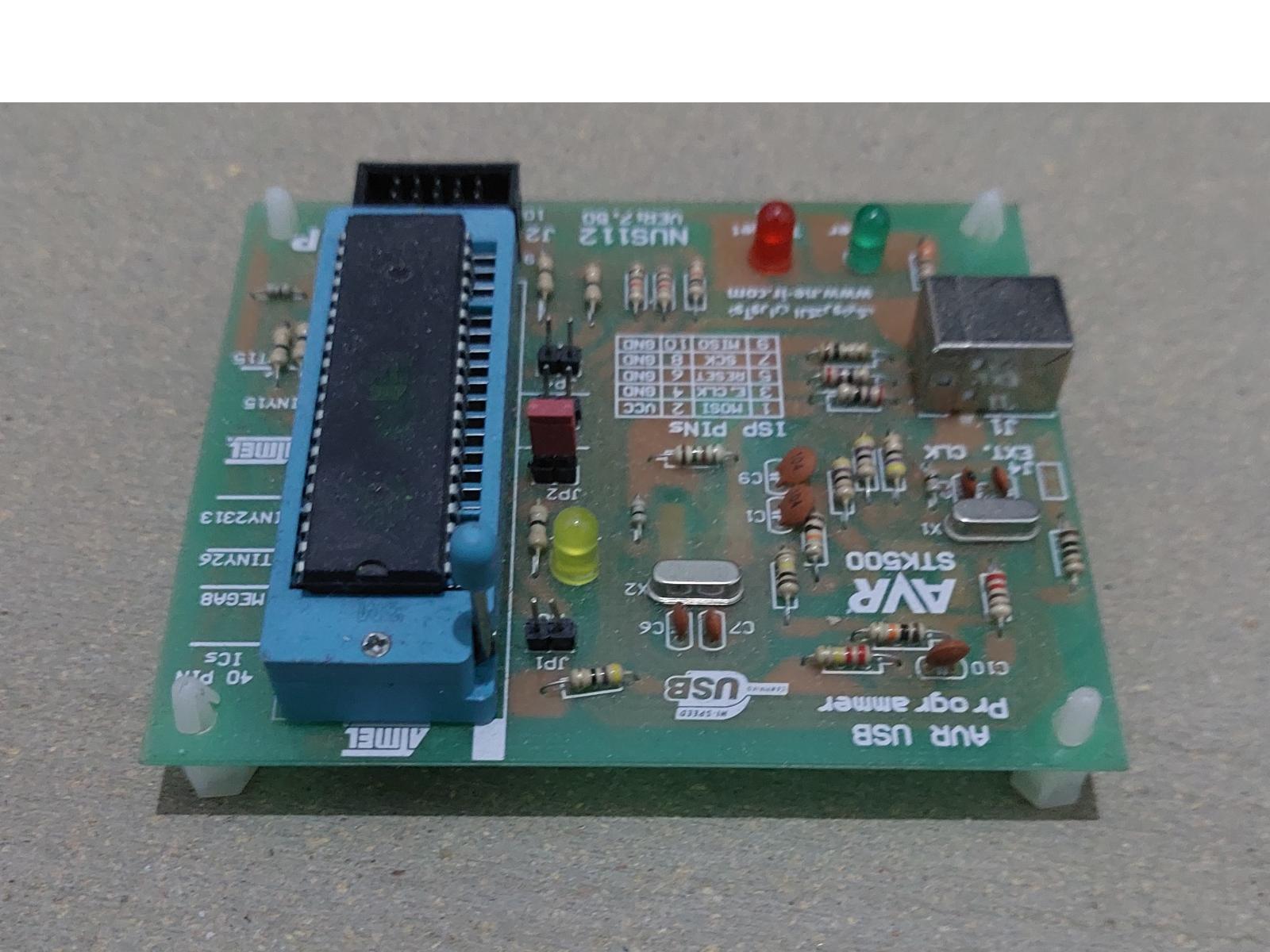 پروگرامر میکروکنترلرهای AVRSTK500