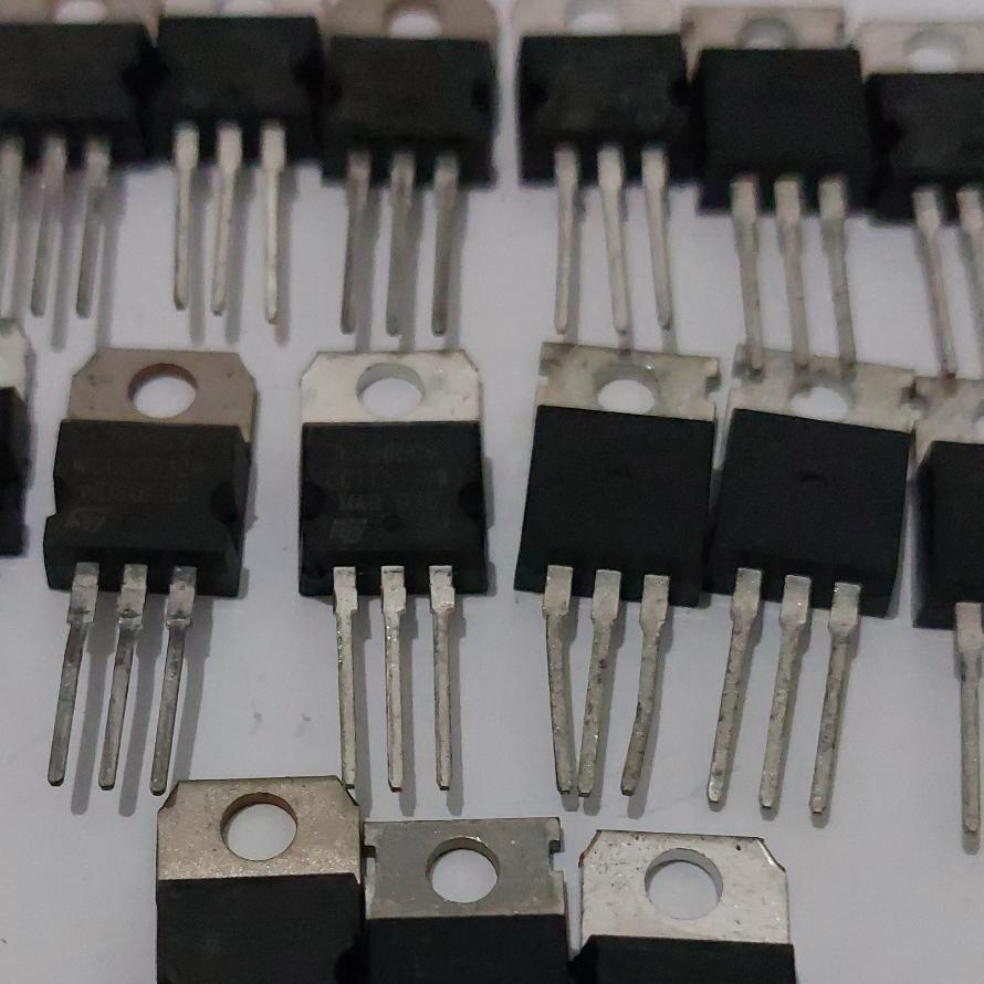 رگلاتور ولتاژ REGLATOR 7805