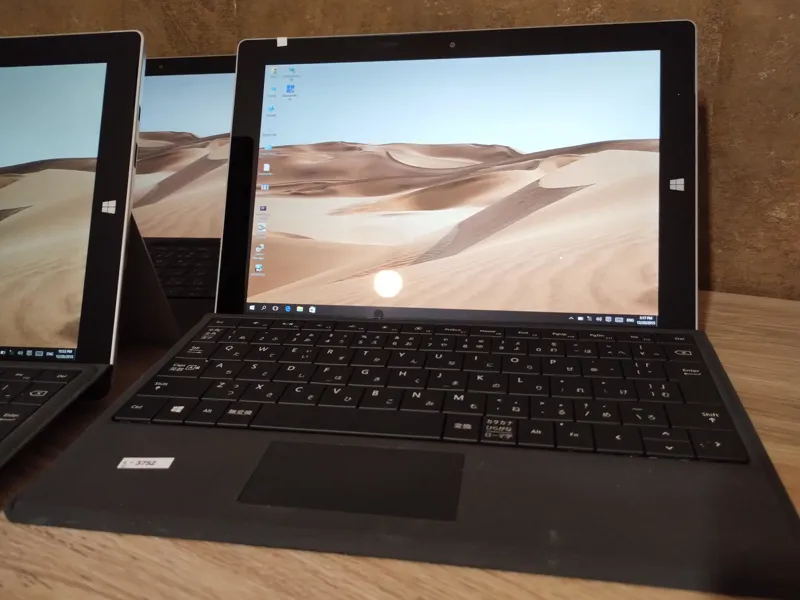 سورفیس3 / سیمکارتخور