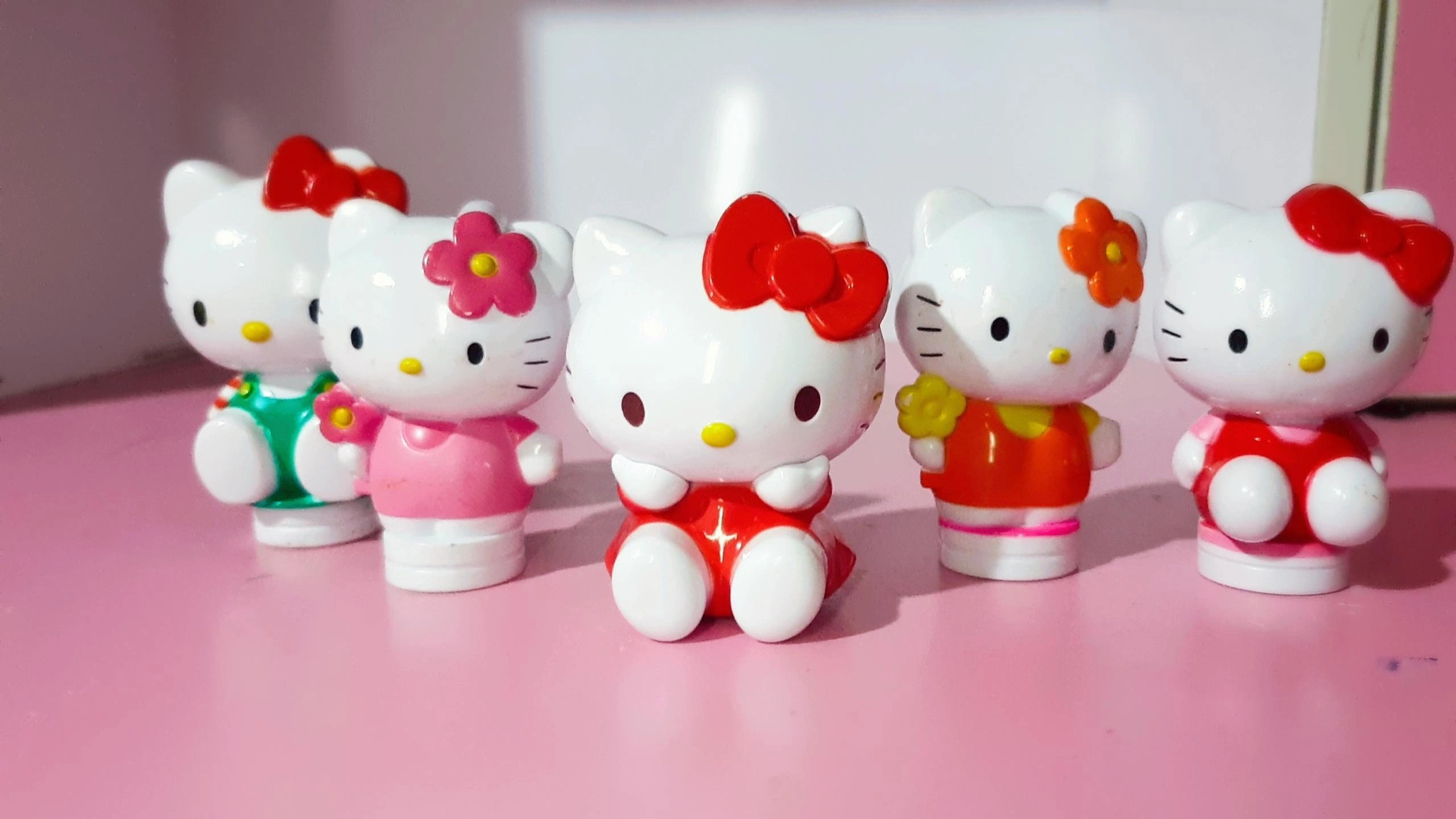 کیتی های جذاب از برند sanrio(پس کرایه