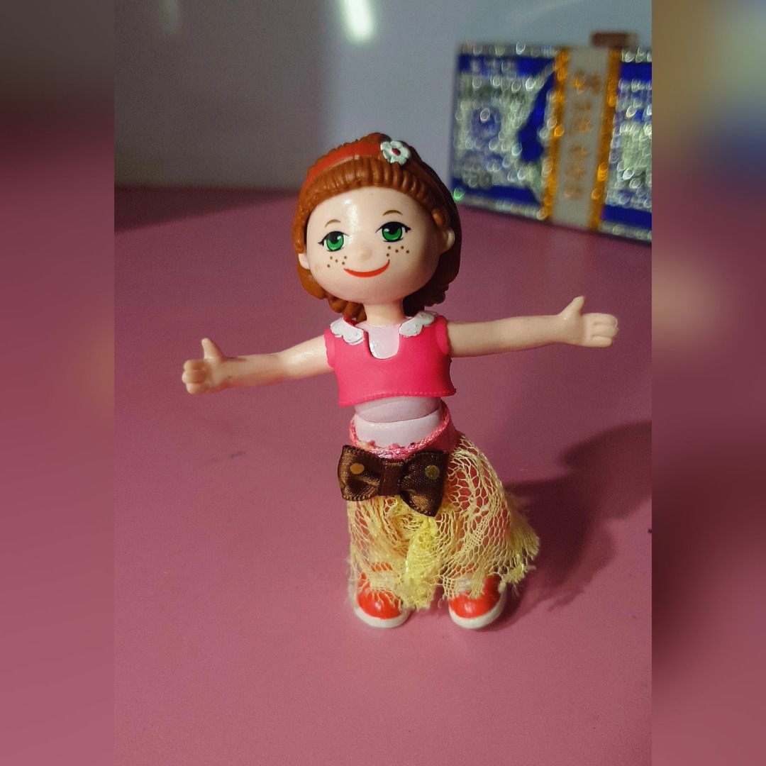 فیگور مارکدار دختر گوشتی (پس کرایه
