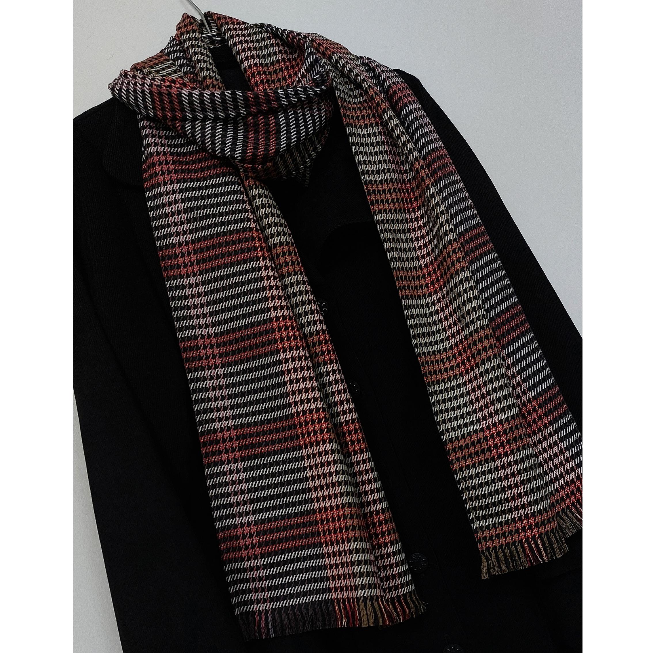 شال گردن طرح پیچازی