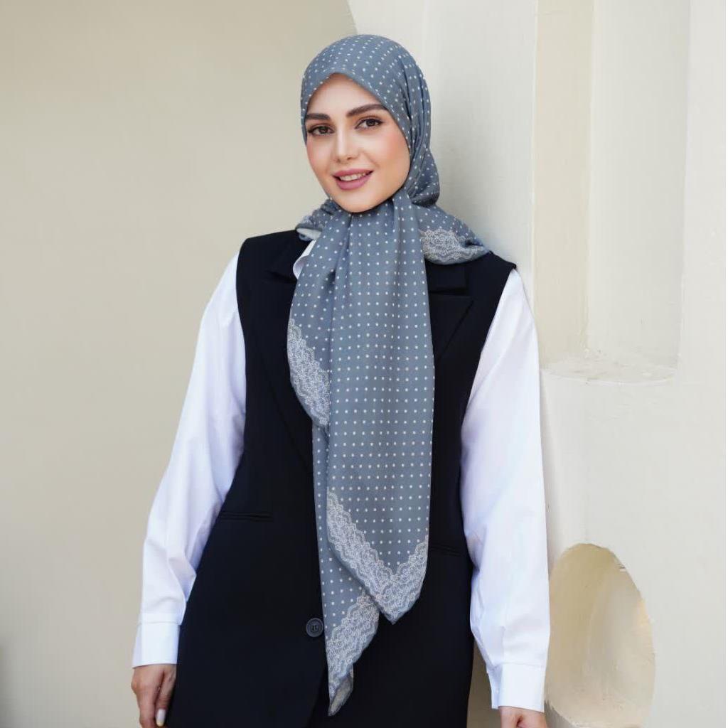 روسری نخی خالخالی