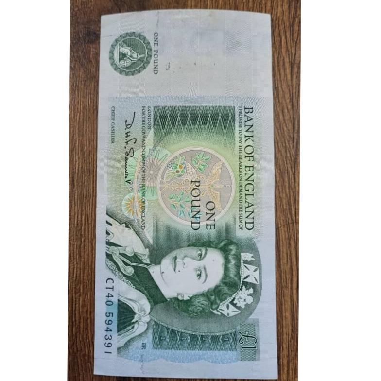 اسکناس 1 پوند انگلستان با تصویر ملکه جوان
