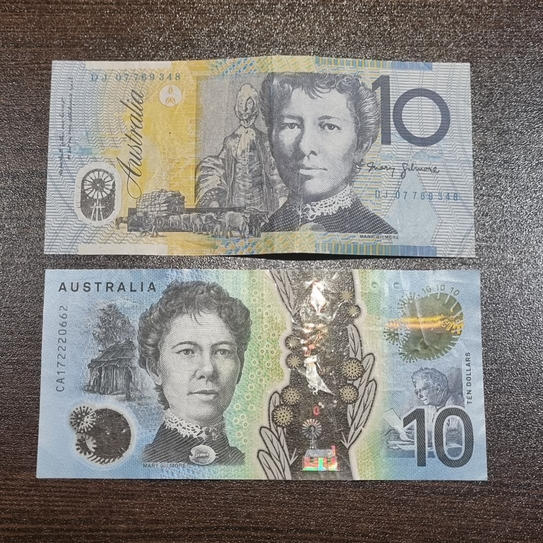 دو اسکناس10 دلار استرالیا پلیمری با دوطرح متفاوت