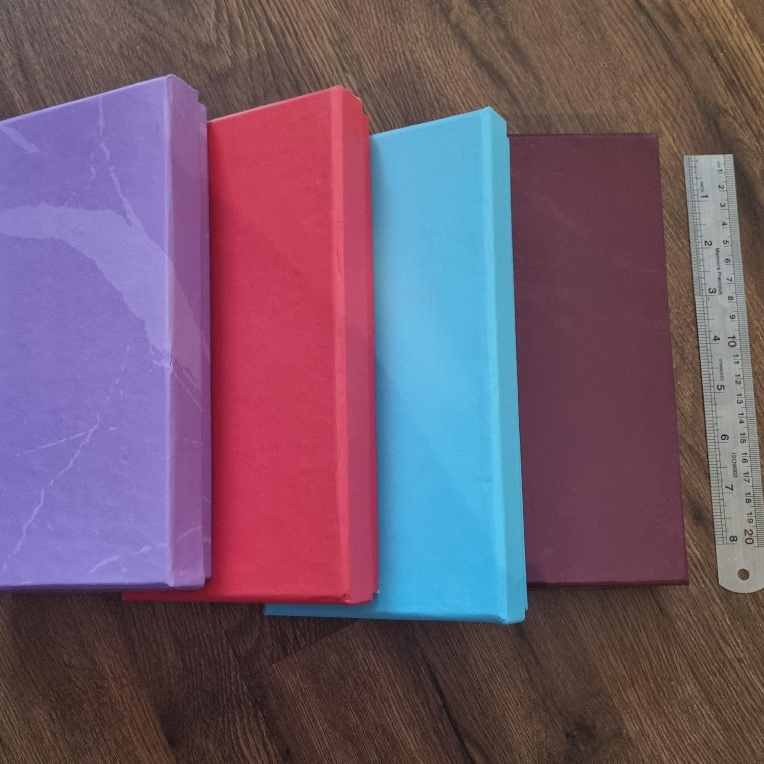 4جعبه خالی با 4 رنگ مختلف باهم سایز 22در12 سانت