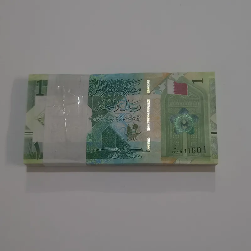بسته اسکناس 1 ریال پلیمری قطر