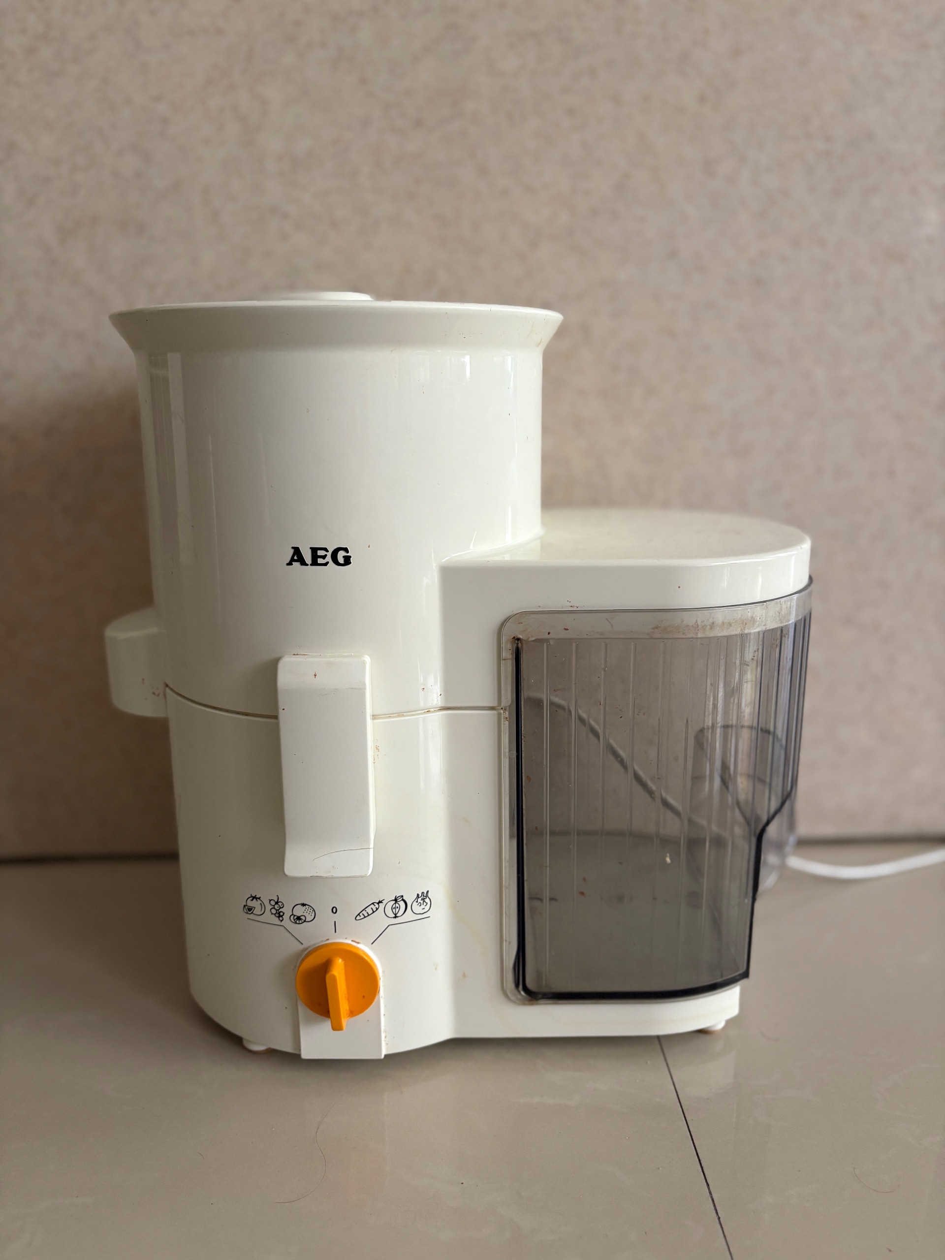 آب میوه گیری برقی AEG آلمانی