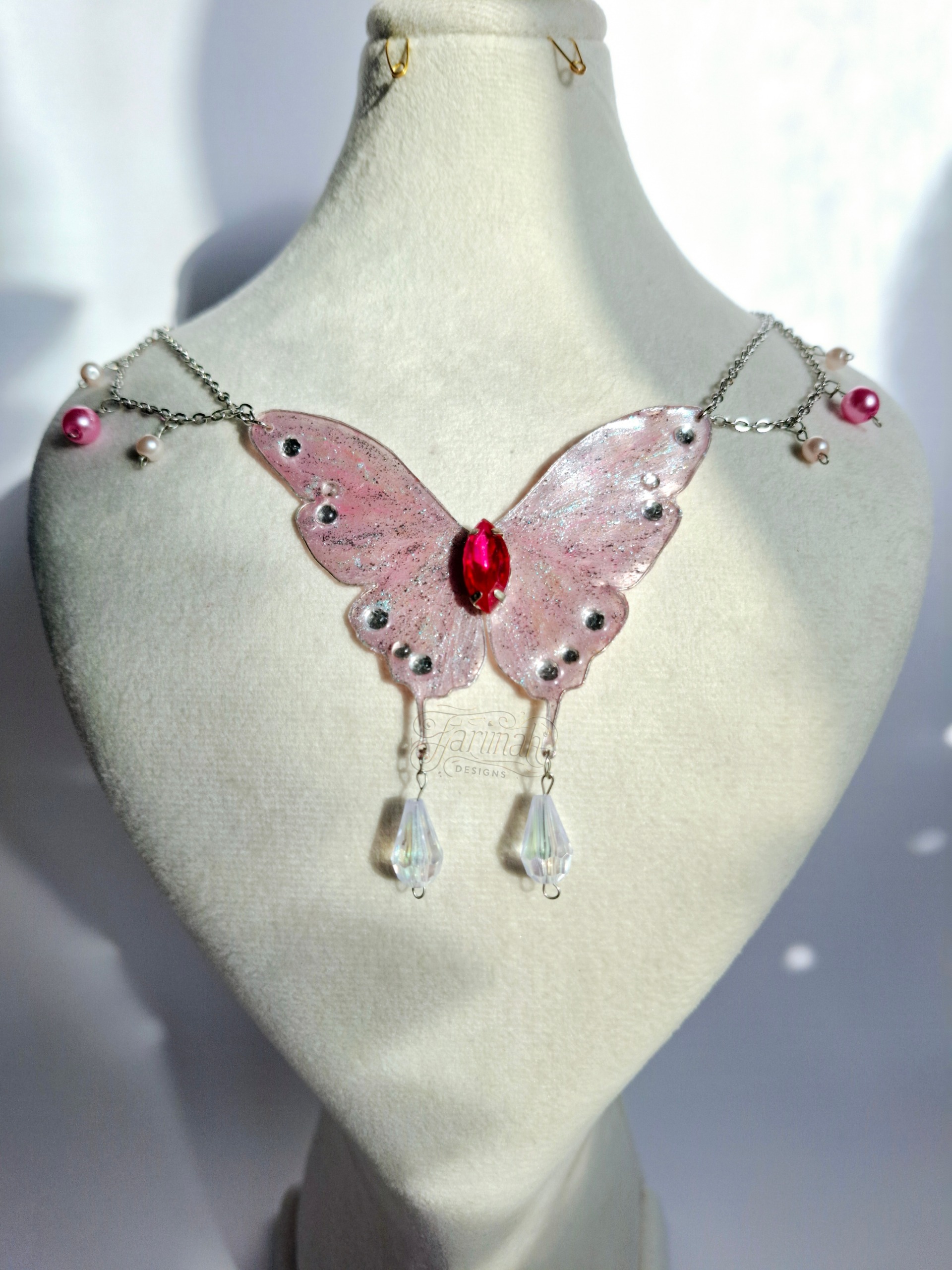 گردنبند پینترستی تمام استیل مدل پروانه صورتی