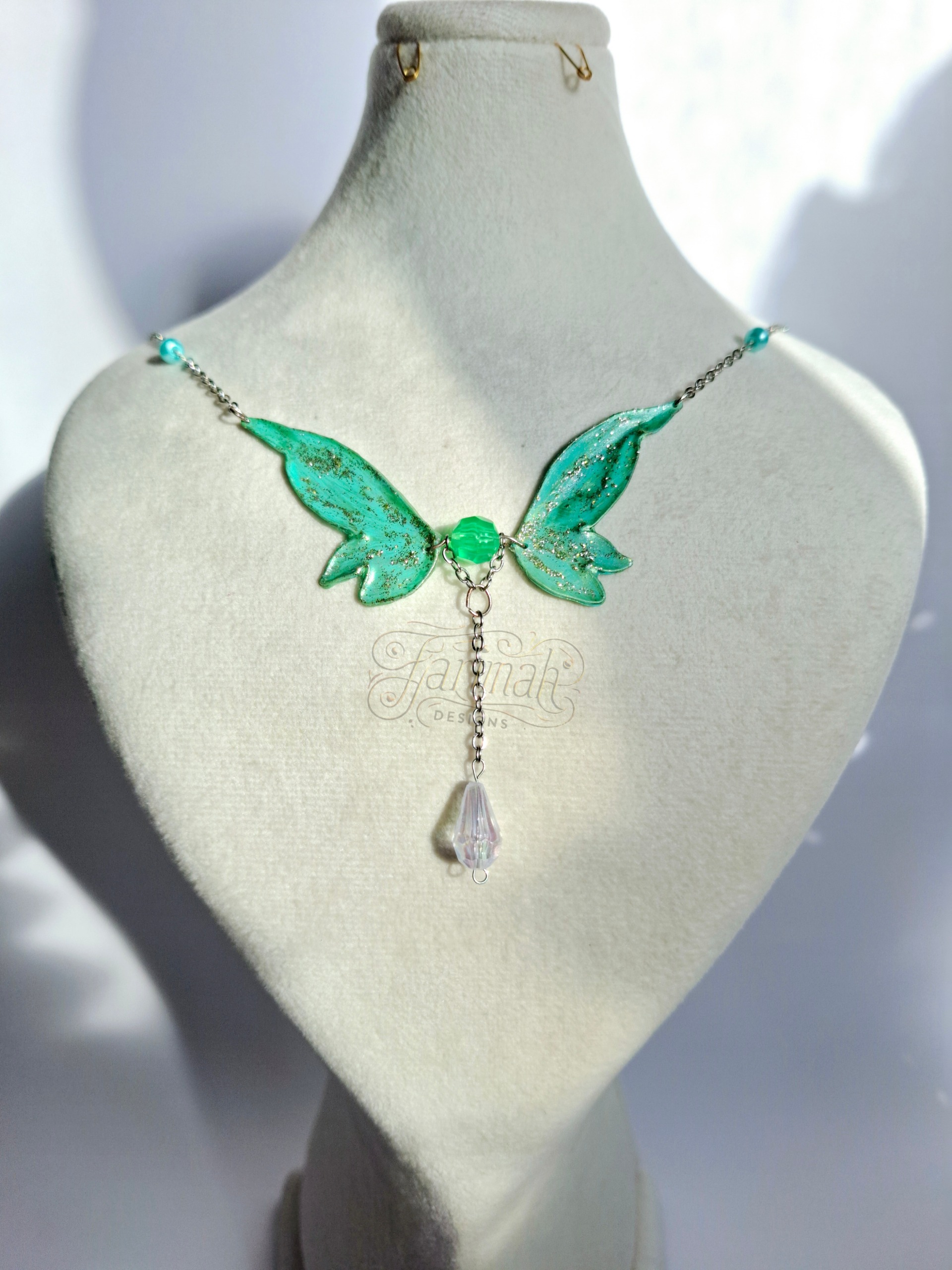 گردنبند پینترستی نیمه استیل مدل پروانه سبز