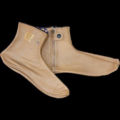 جوراب چرمی مناسب زمستان مناطق سردسیر خنک ترین