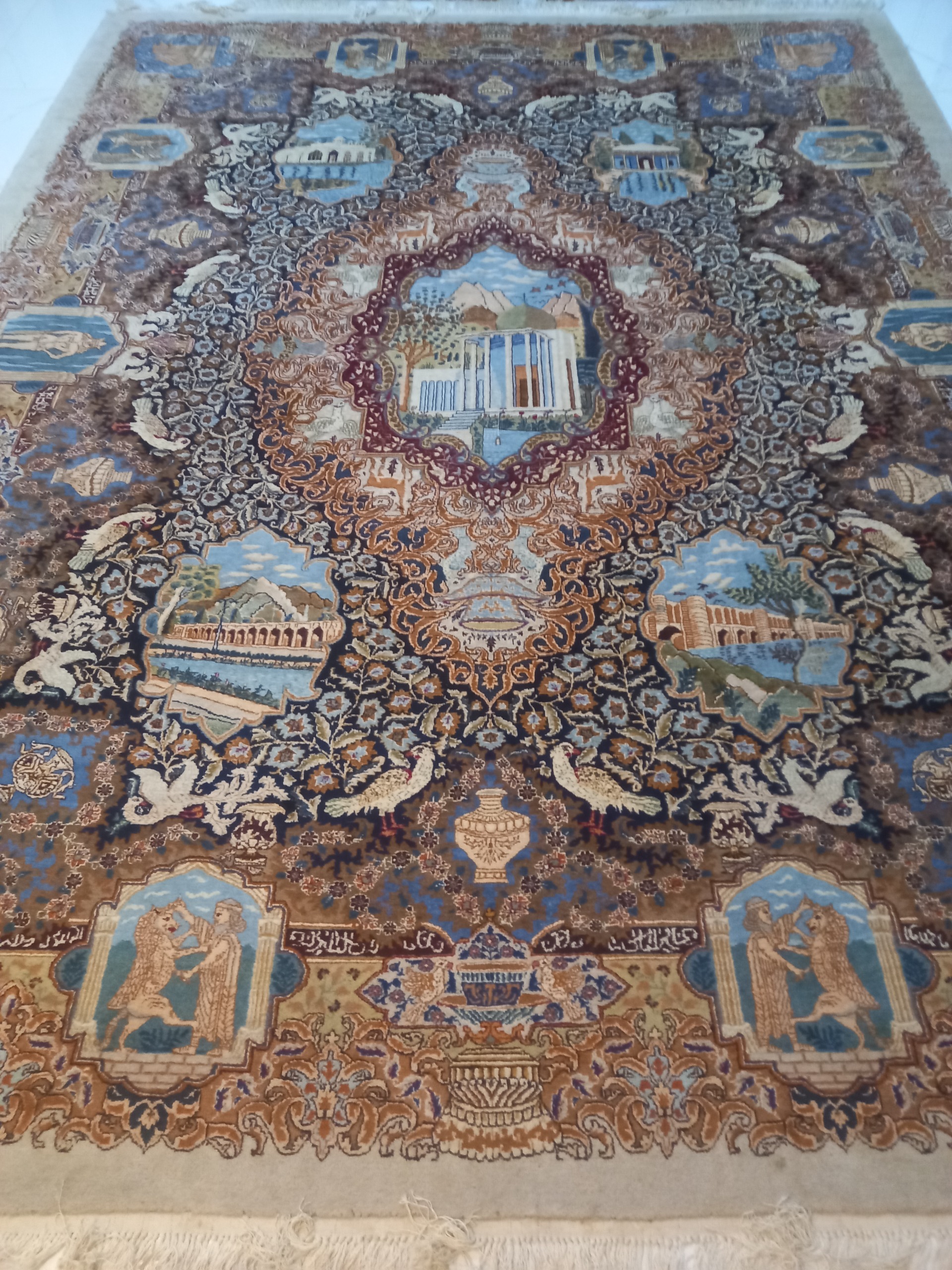 فرش 12 متری تخت جمشید 60 ساله