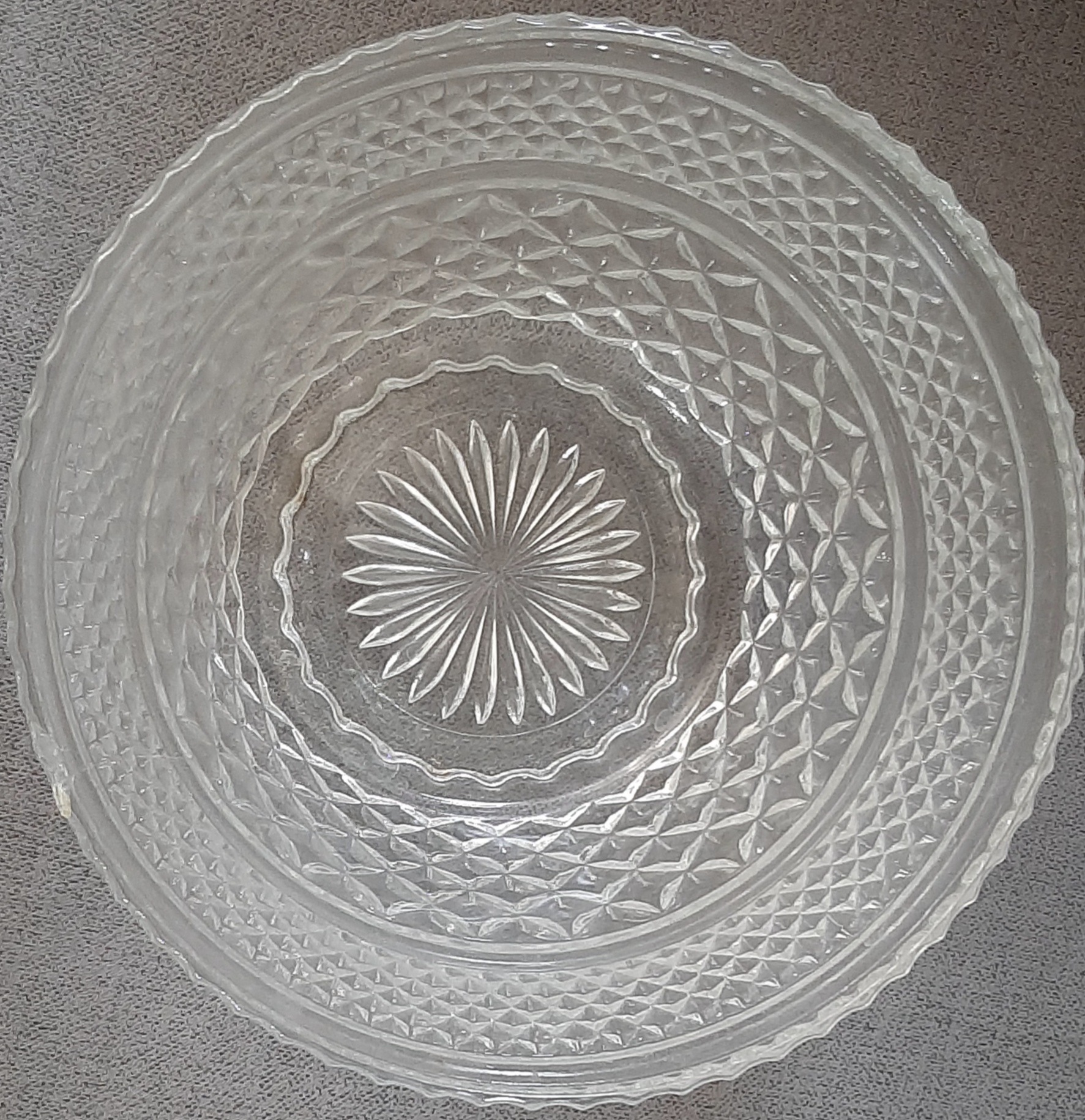 کاسه کریستال خیلی قدیمی