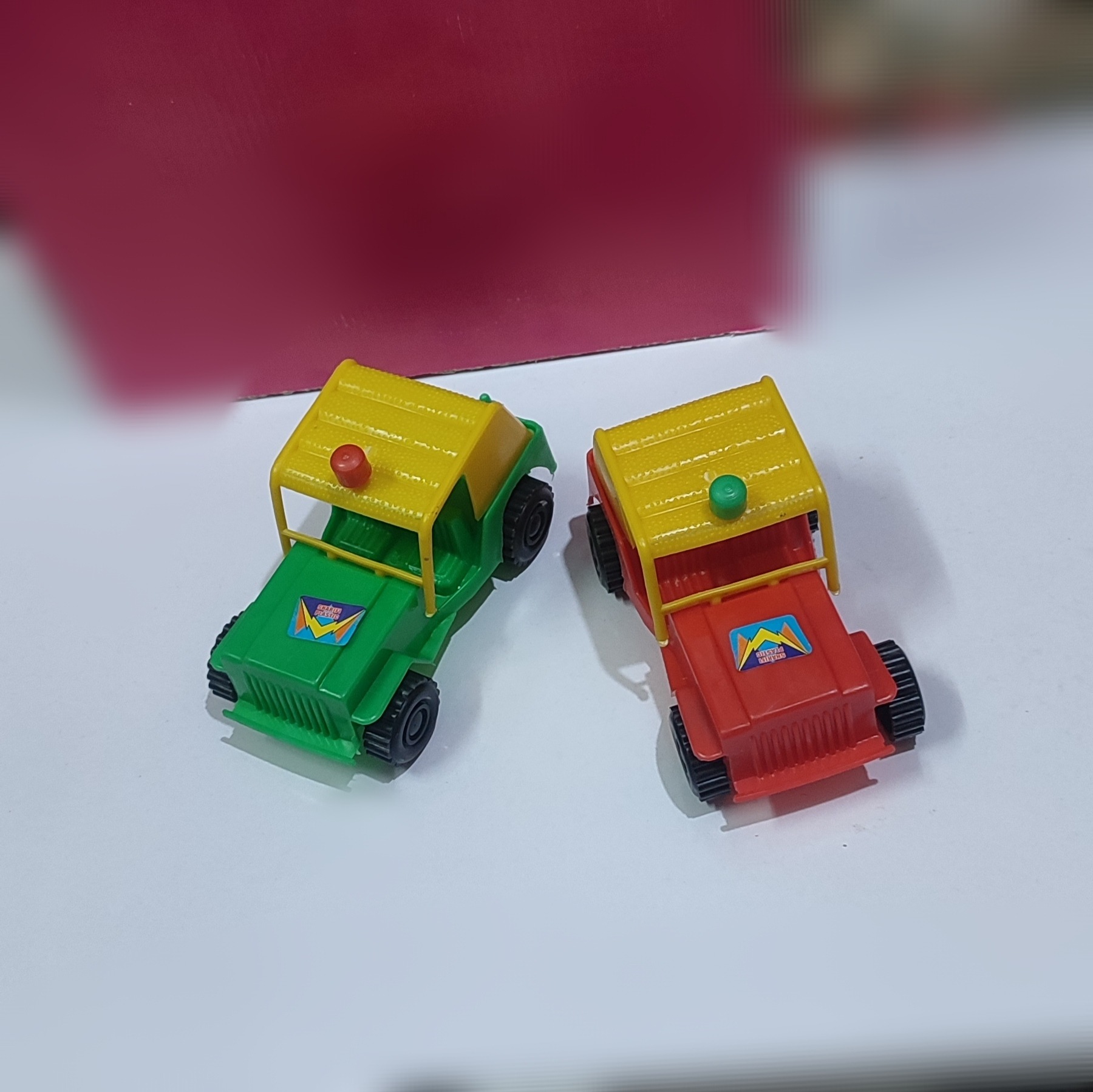  اسباب بازی ماشین قدیمی