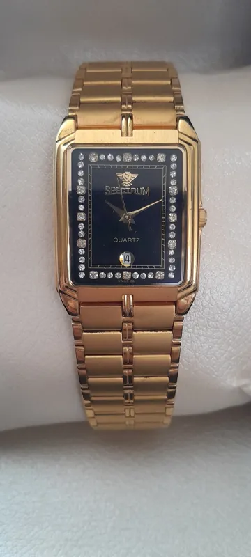 اسپکتروم مردانه طلایی پر نگین قاب مدیوم