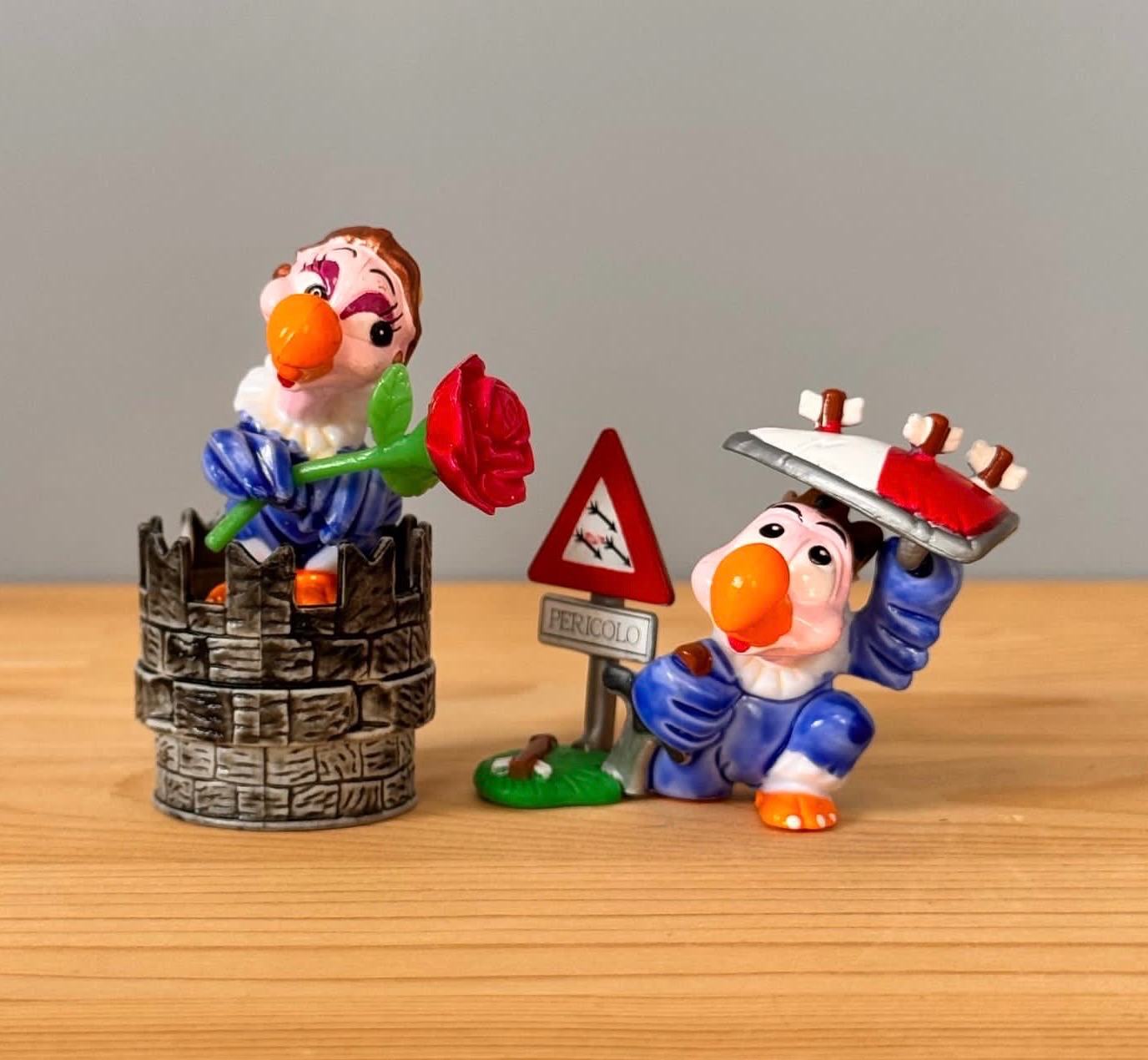 ست 10 تایی کرکس های شوالیه تخم مرغ شانسی کیندر