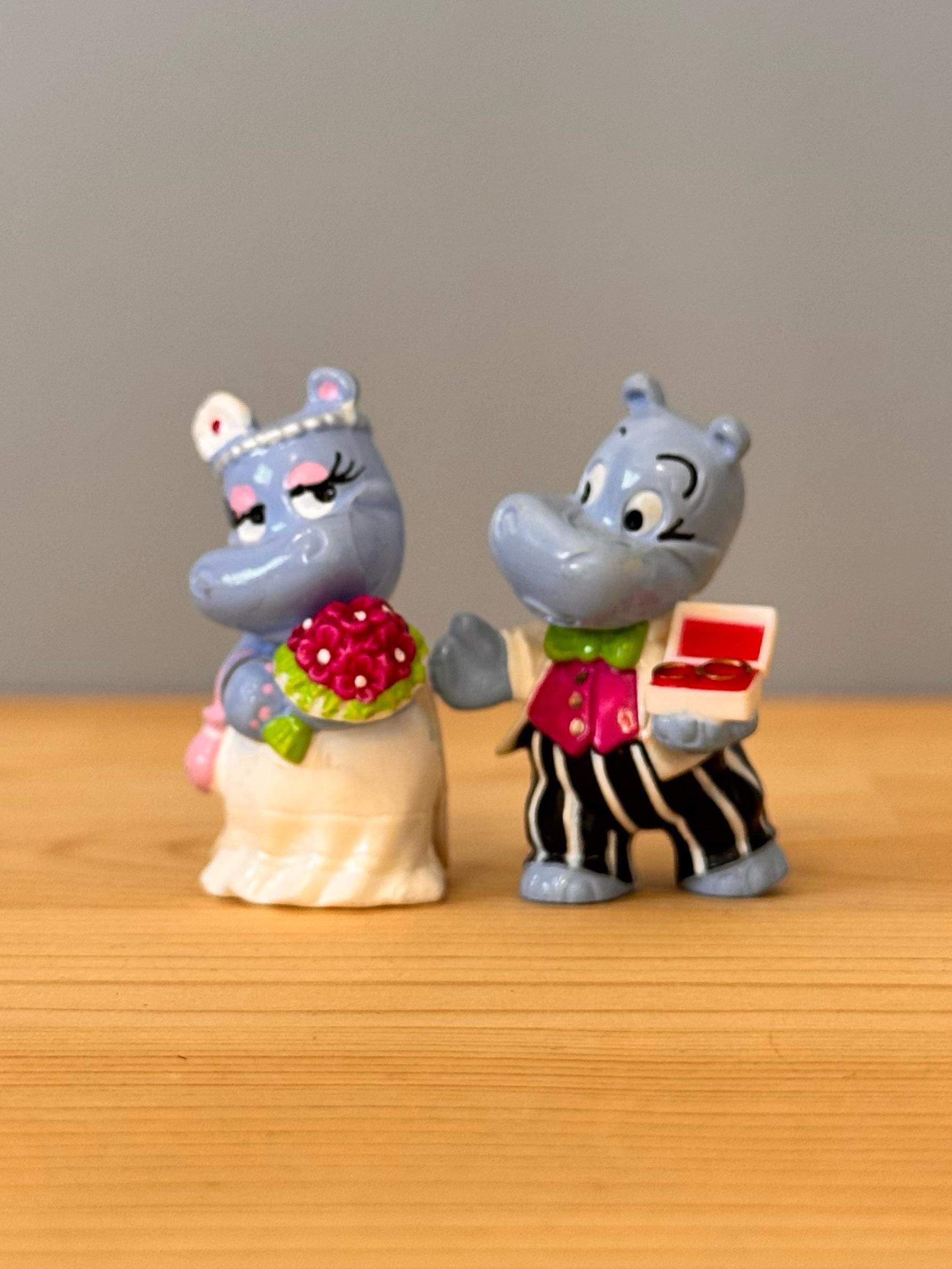 ست 14 تایی هپی هیپو سری عروسی تخم مرغ شانسی کیندر