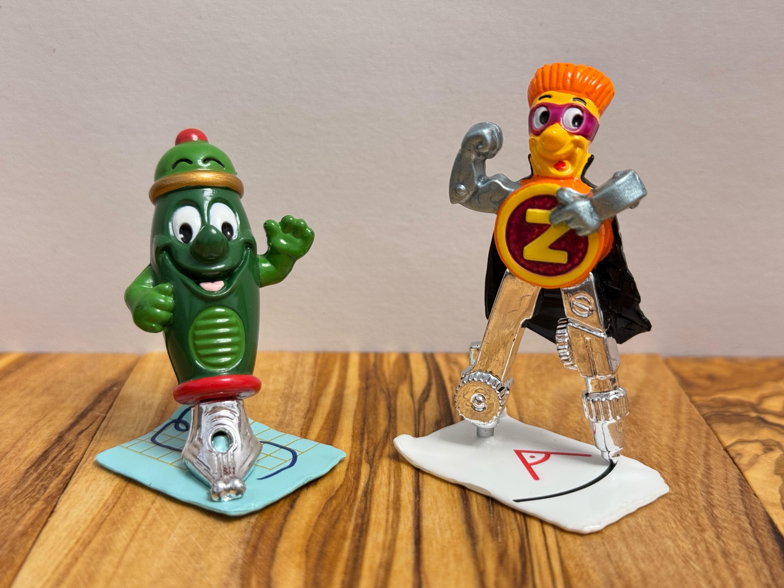 ست 10تایی باند دیوونه میزتحریر تخم مرغ شانسی کیندر