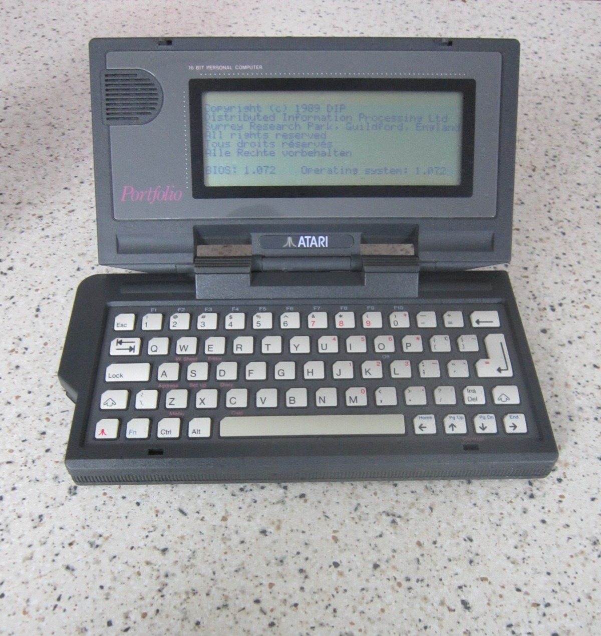 کامپیوتر جیبی قدیمی Atari Portfolio