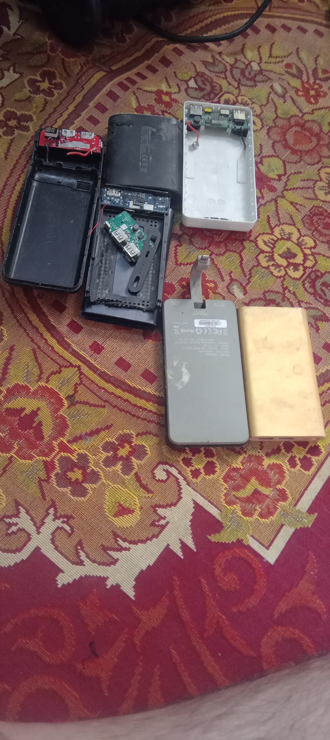 6 عدد پاور بانک معیوب